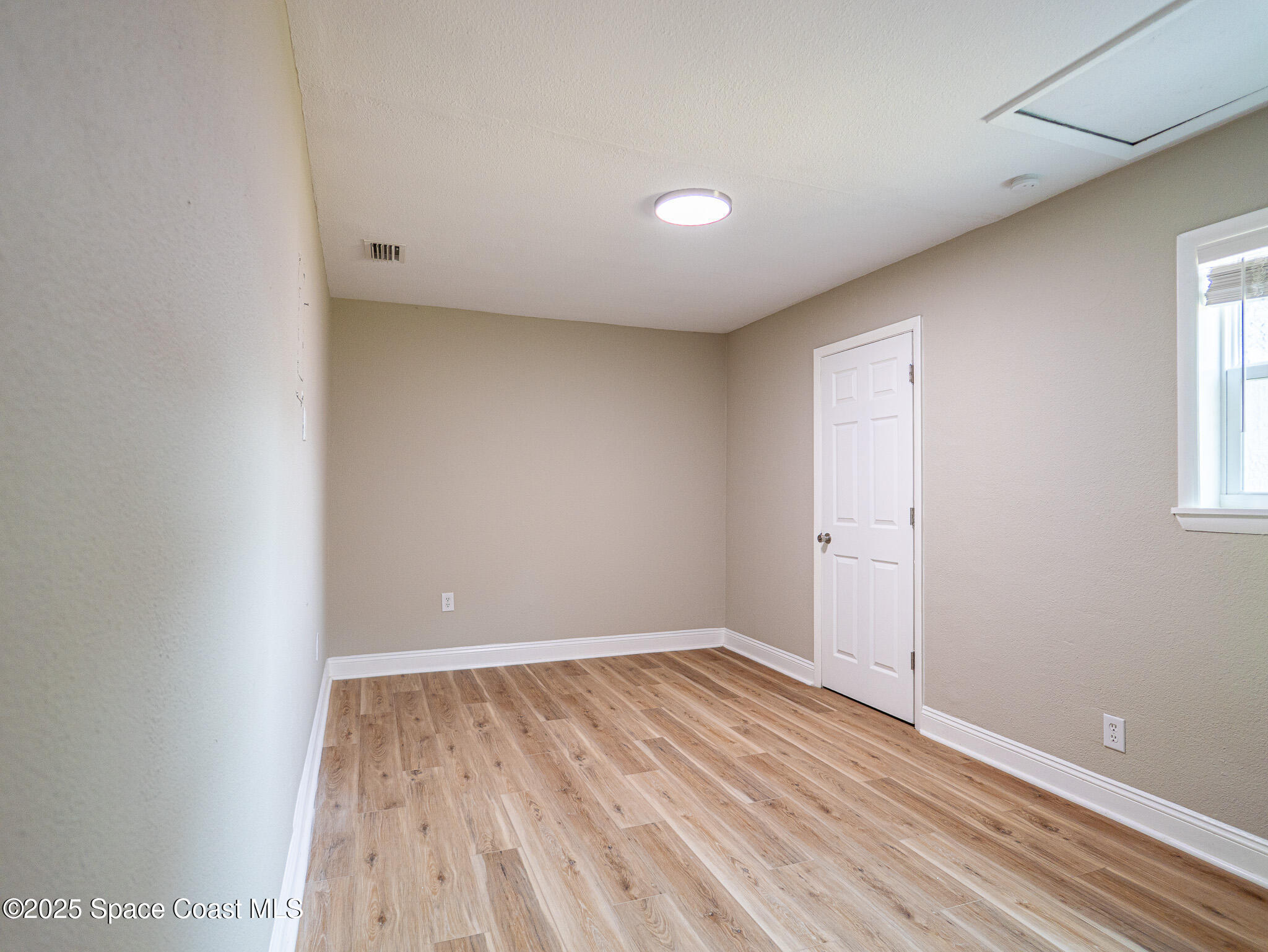 1229 Deneece Terrace