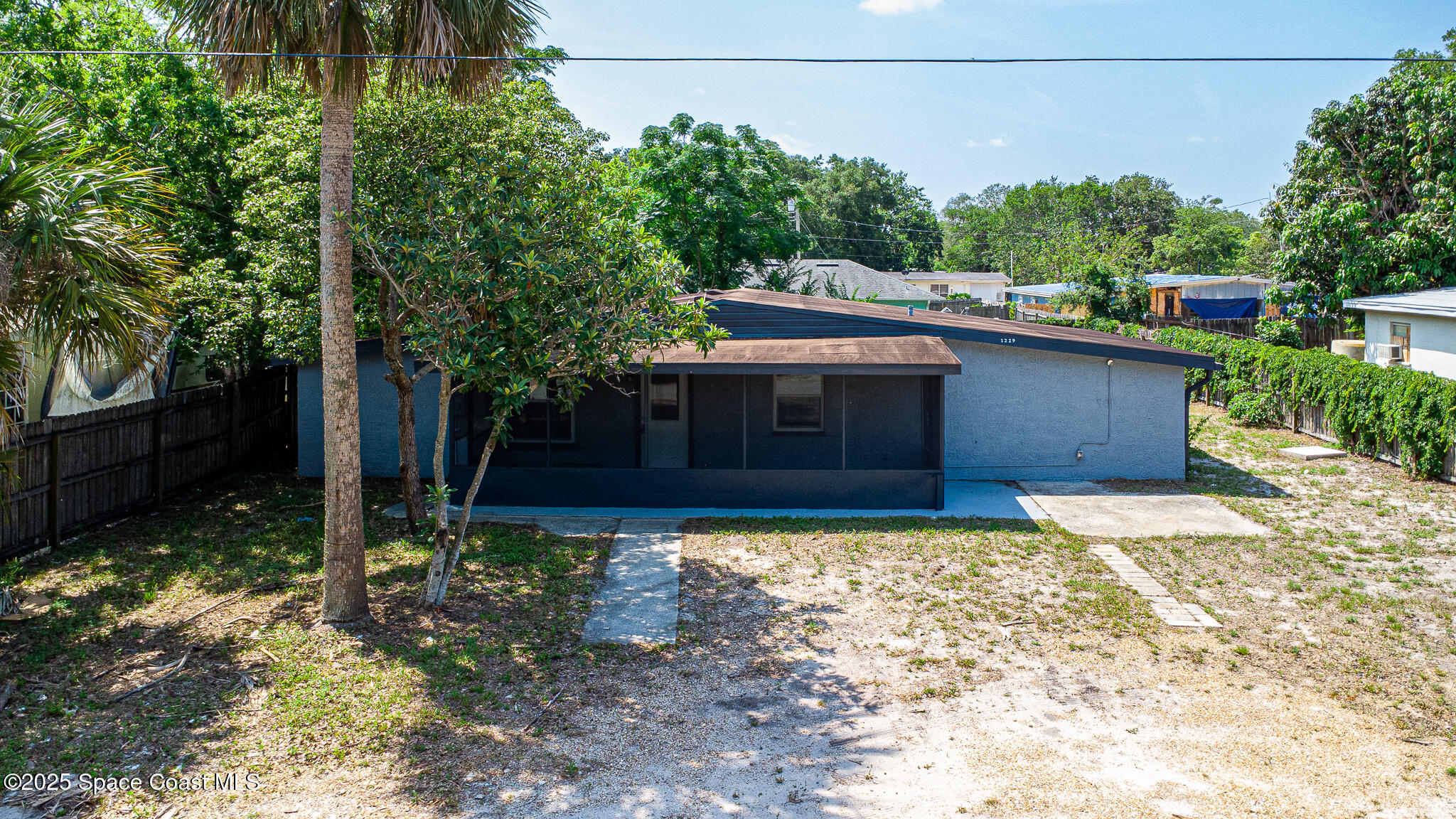 1229 Deneece Terrace