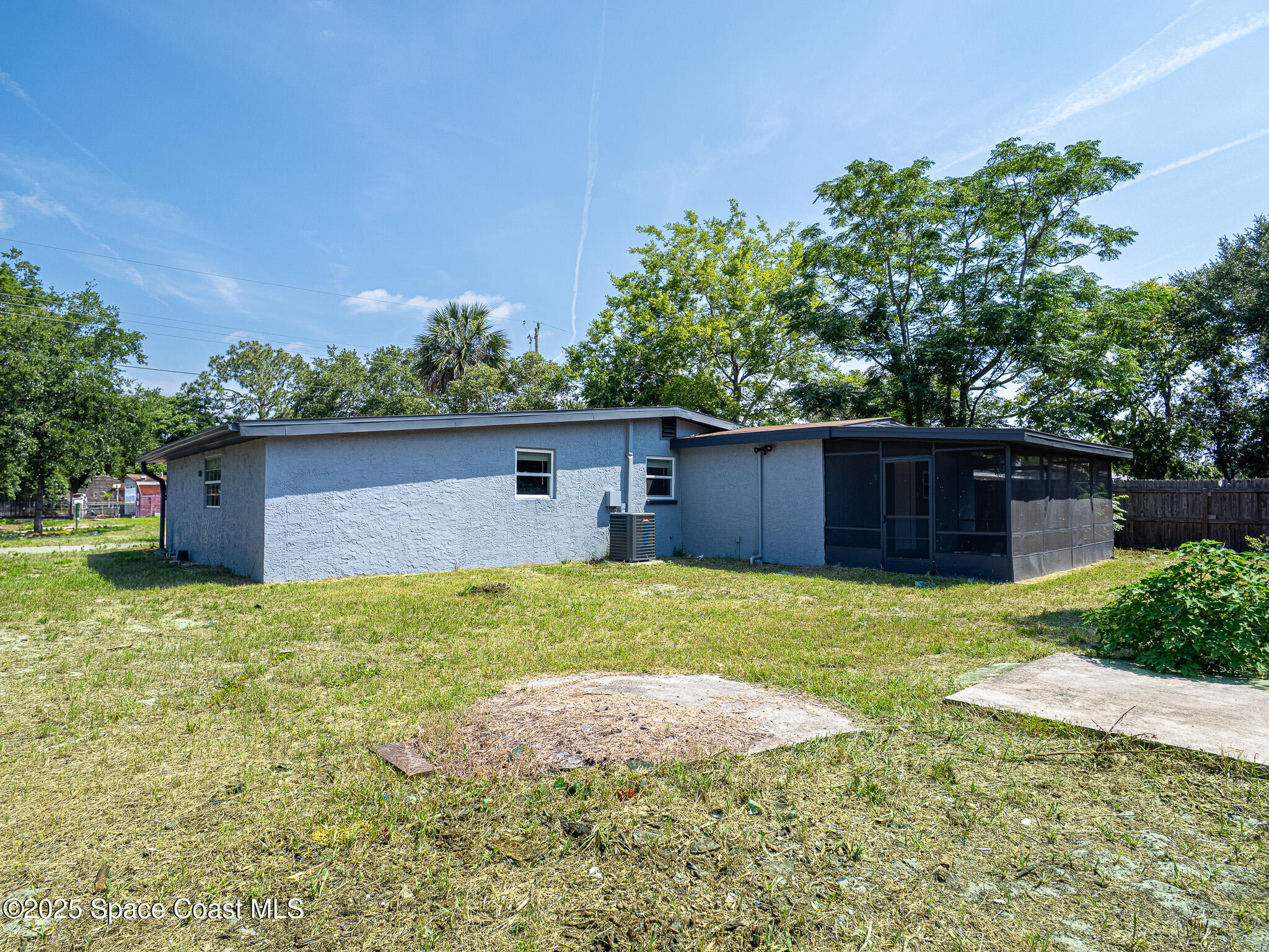 1229 Deneece Terrace