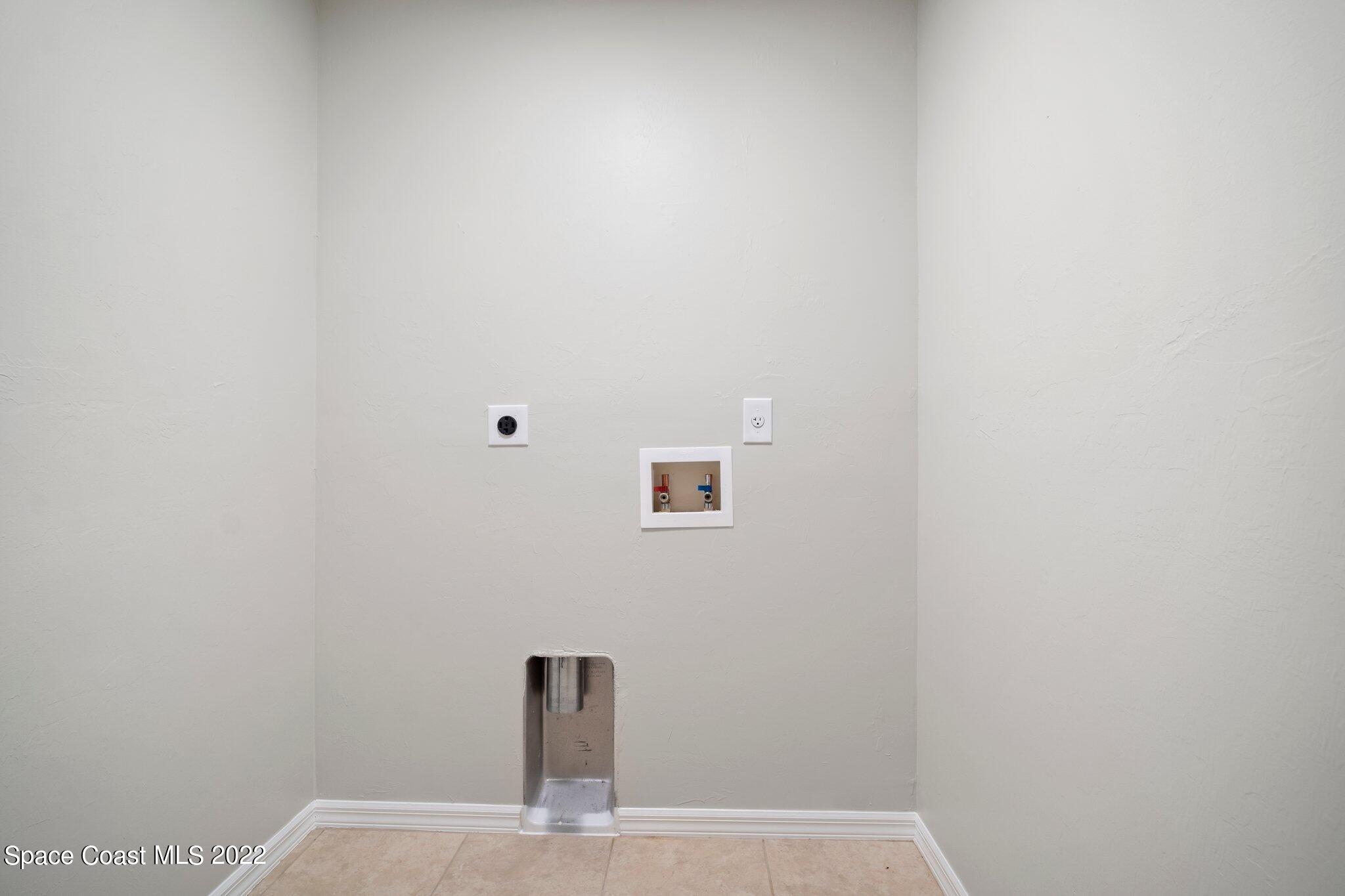 1062 Summa Boulevard