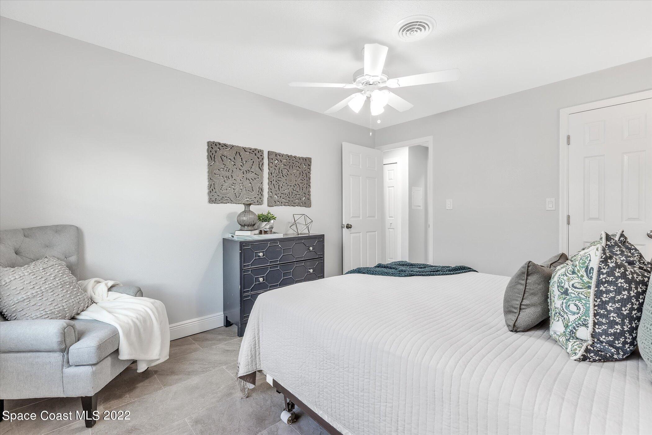 351 Taylor Avenue, 6