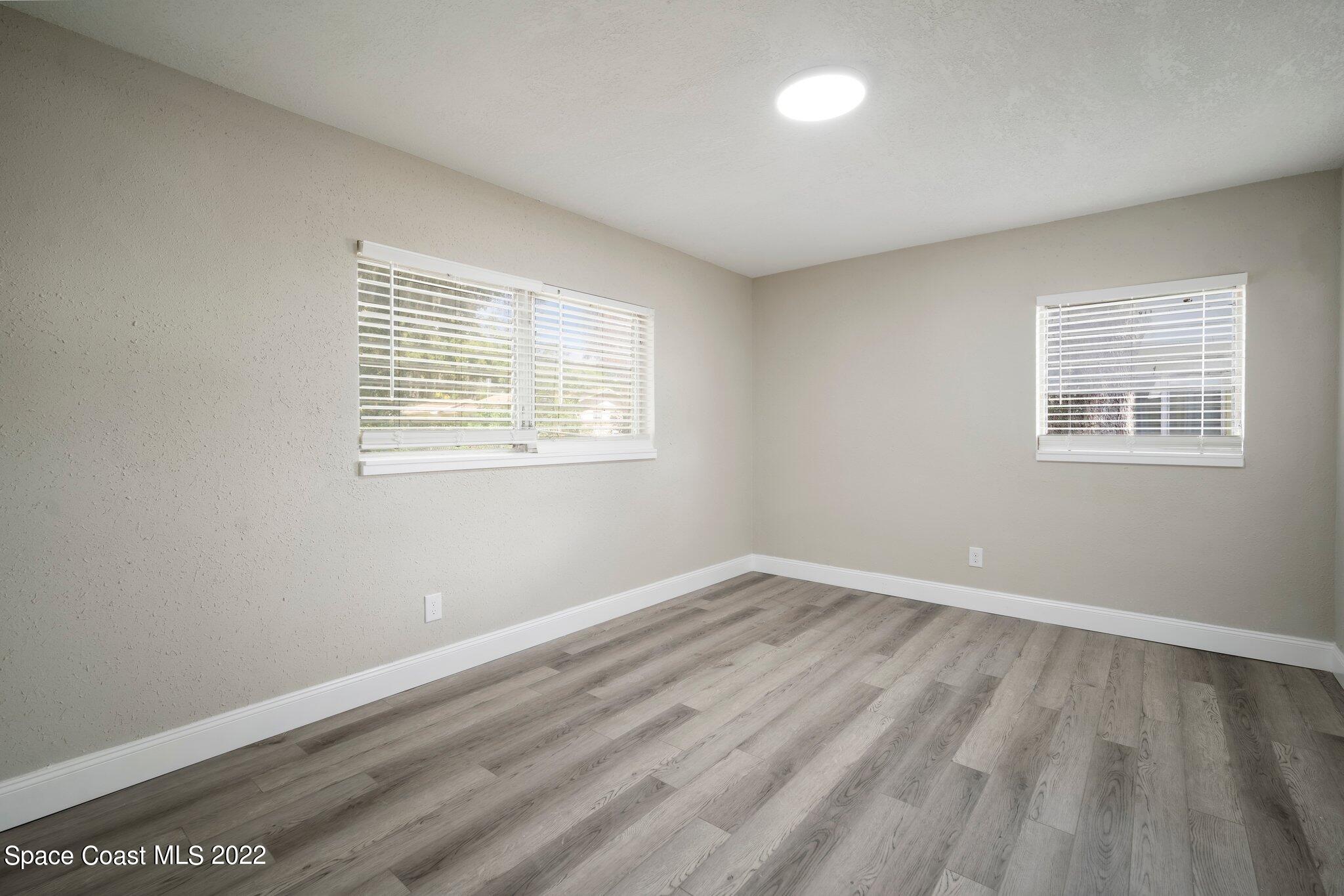 1034 Lakeshore Drive