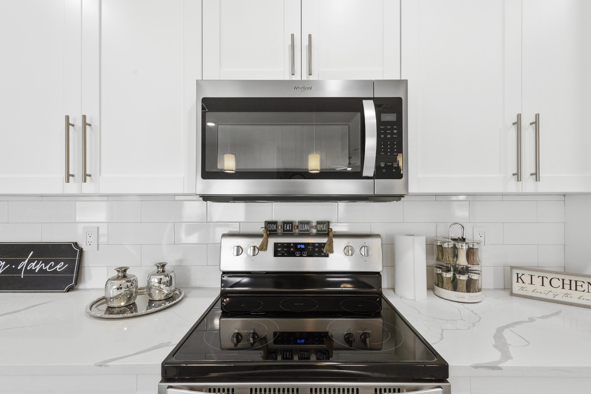 3010 Eldron Boulevard SE