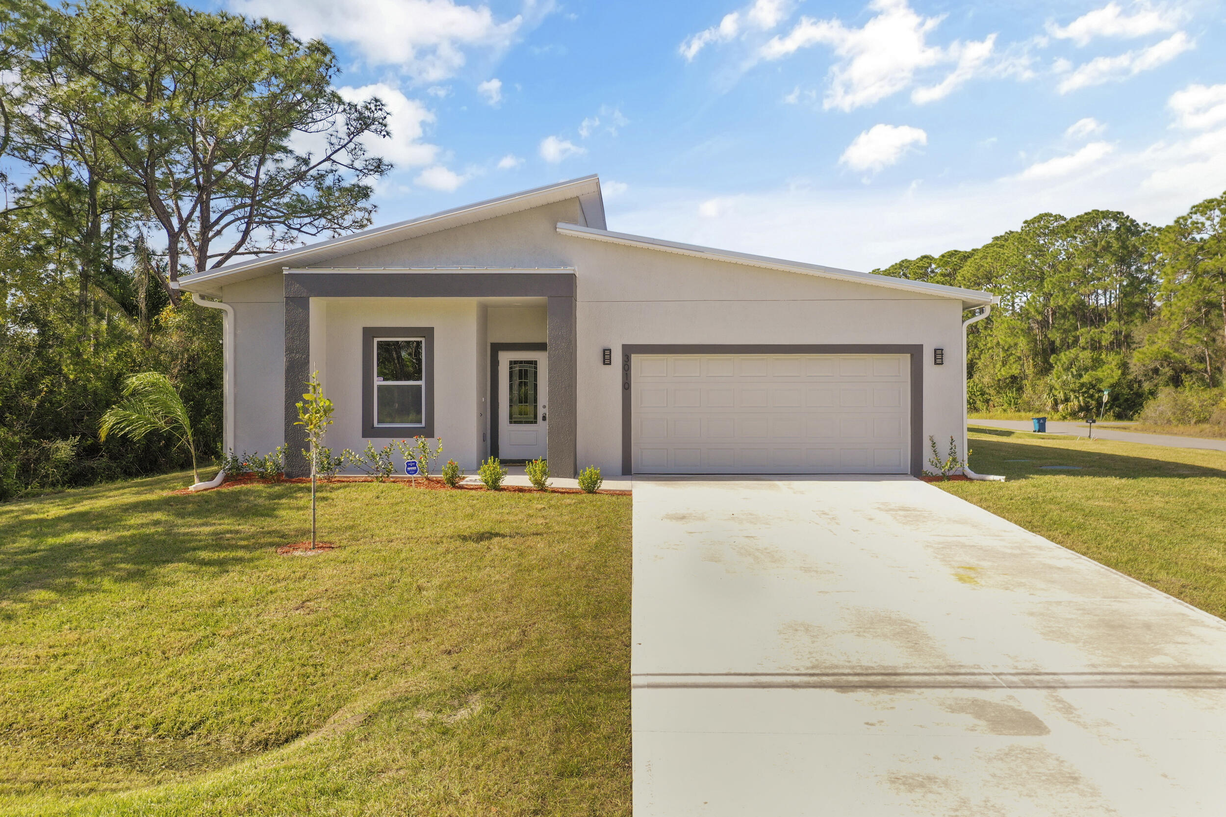 3010 Eldron Boulevard SE