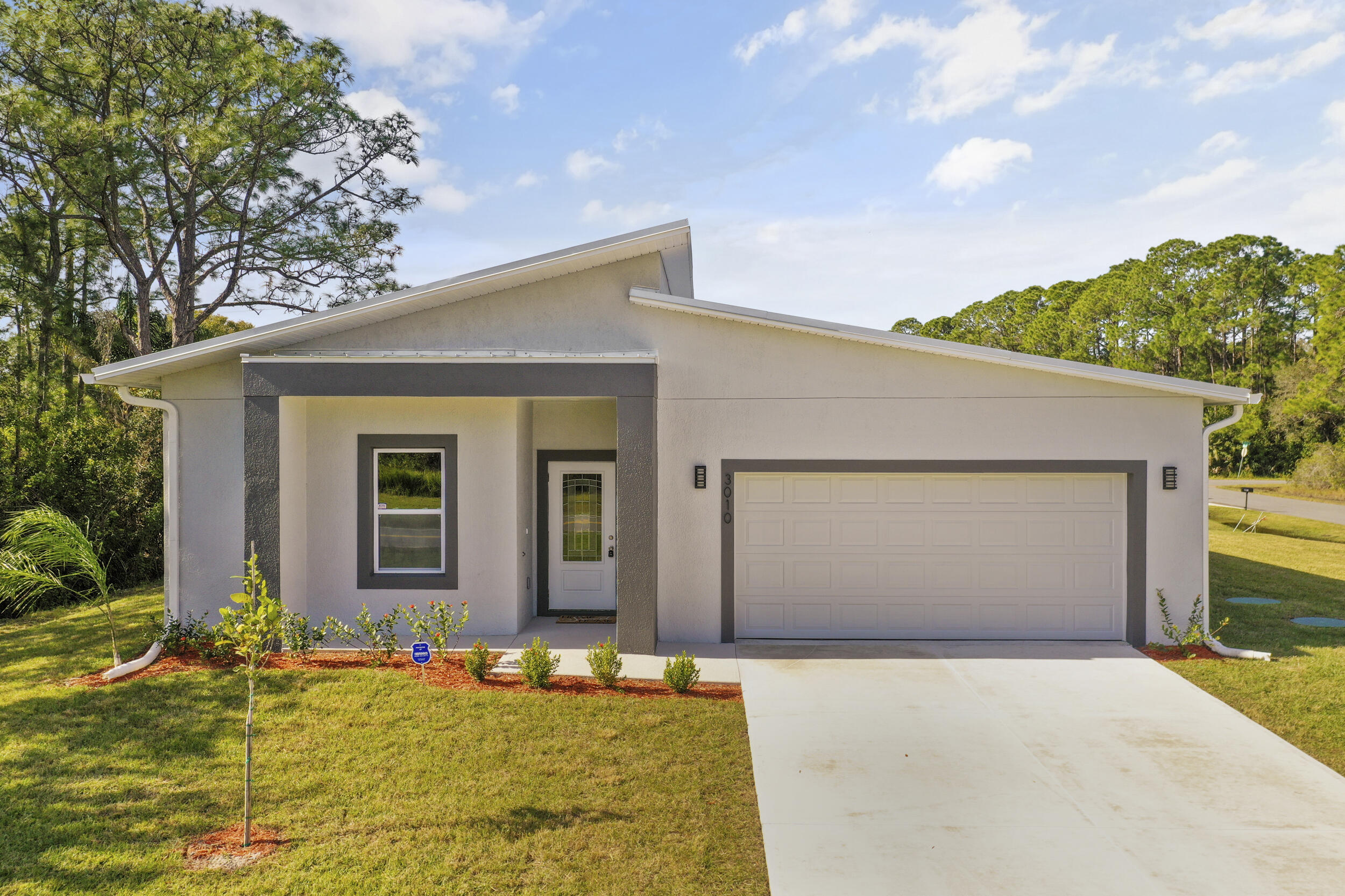 3010 Eldron Boulevard SE