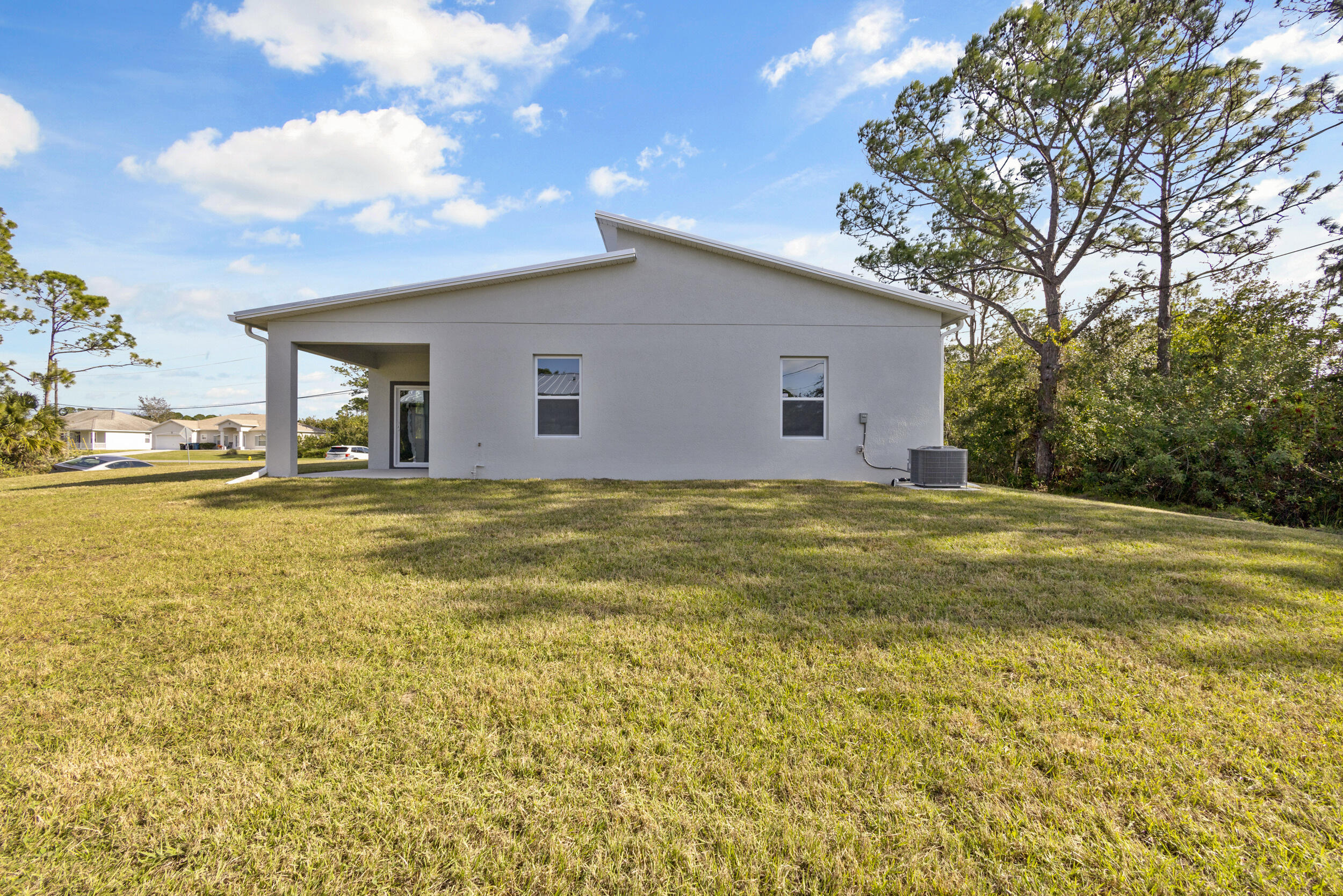 448 St Andre Boulevard SW