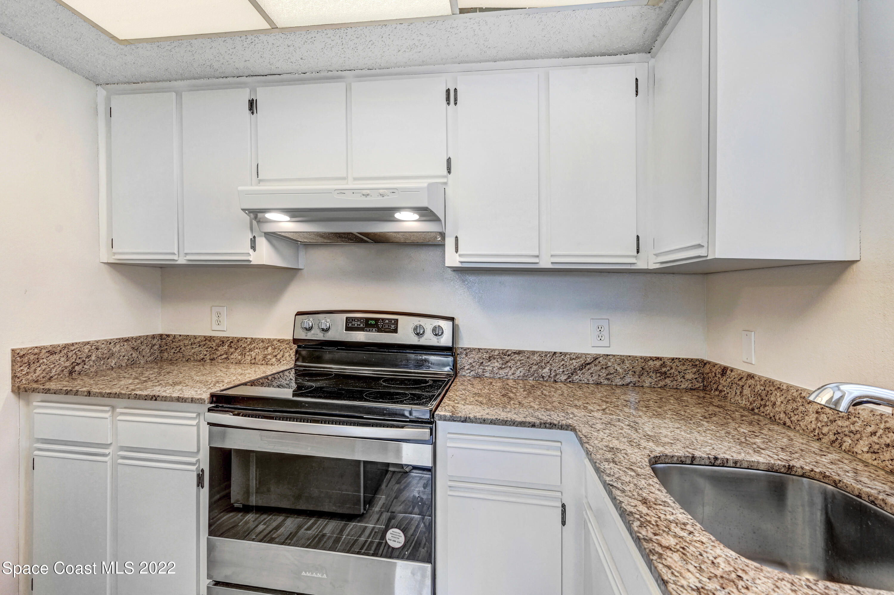 927 Sonesta Avenue NE, 103