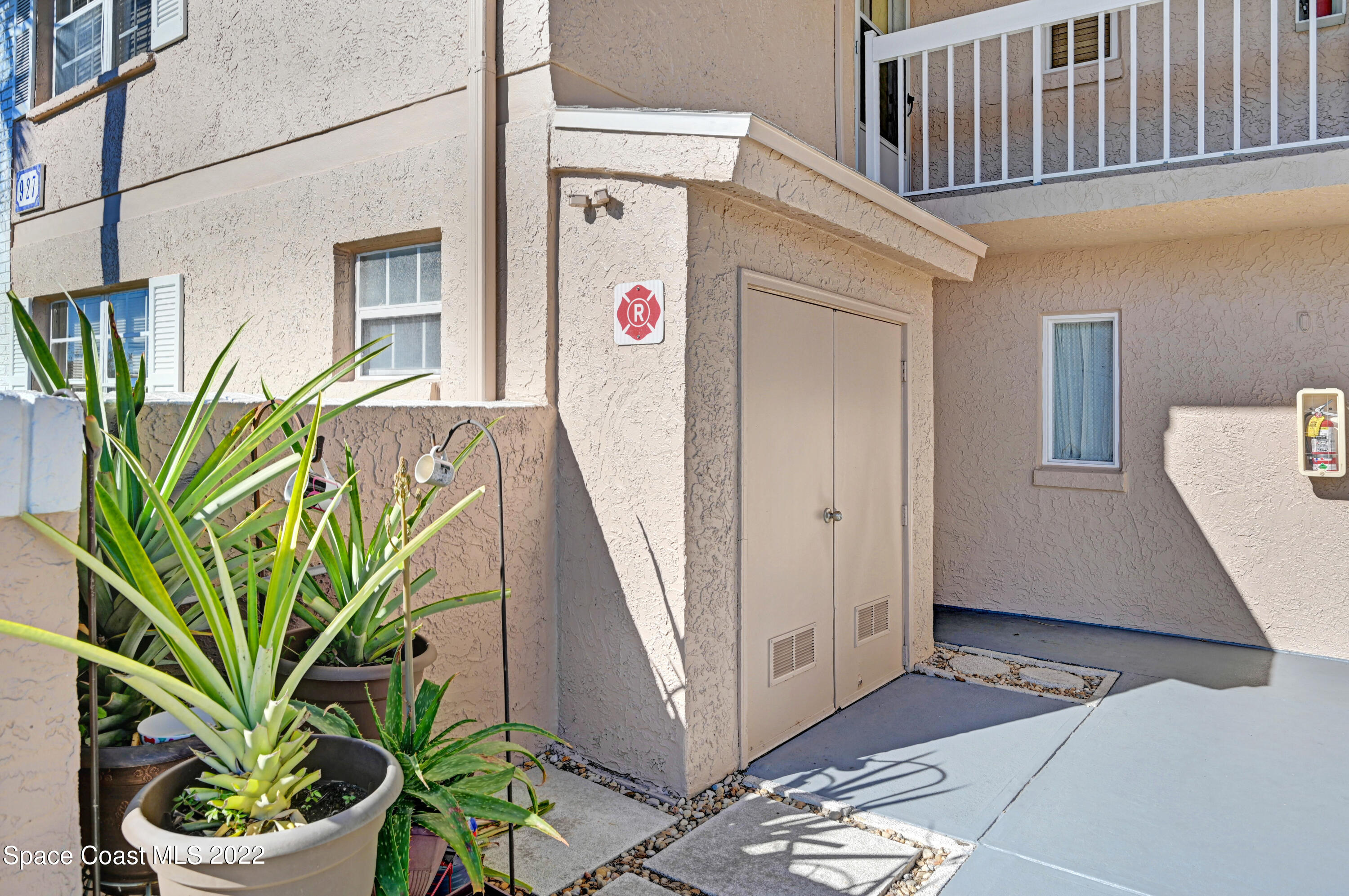 927 Sonesta Avenue NE, 103