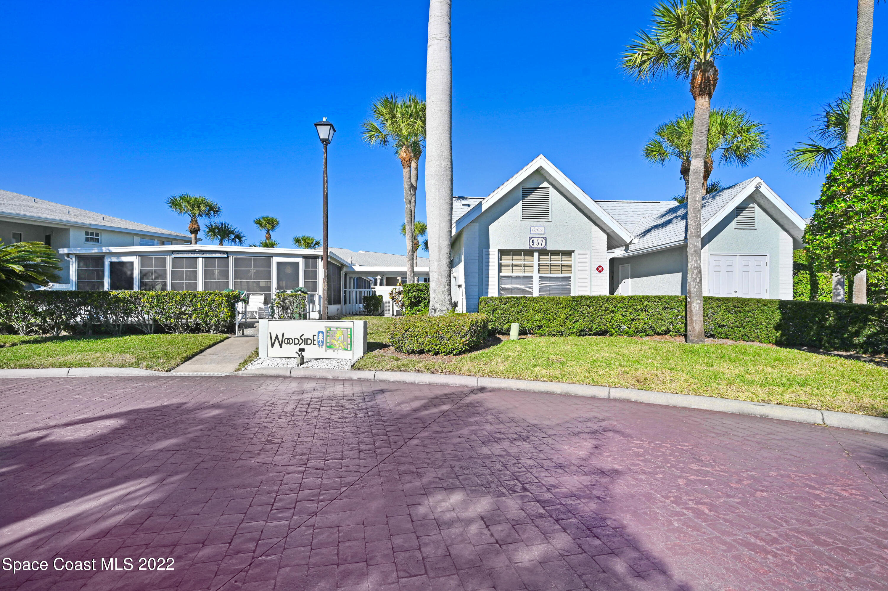 927 Sonesta Avenue NE, 103