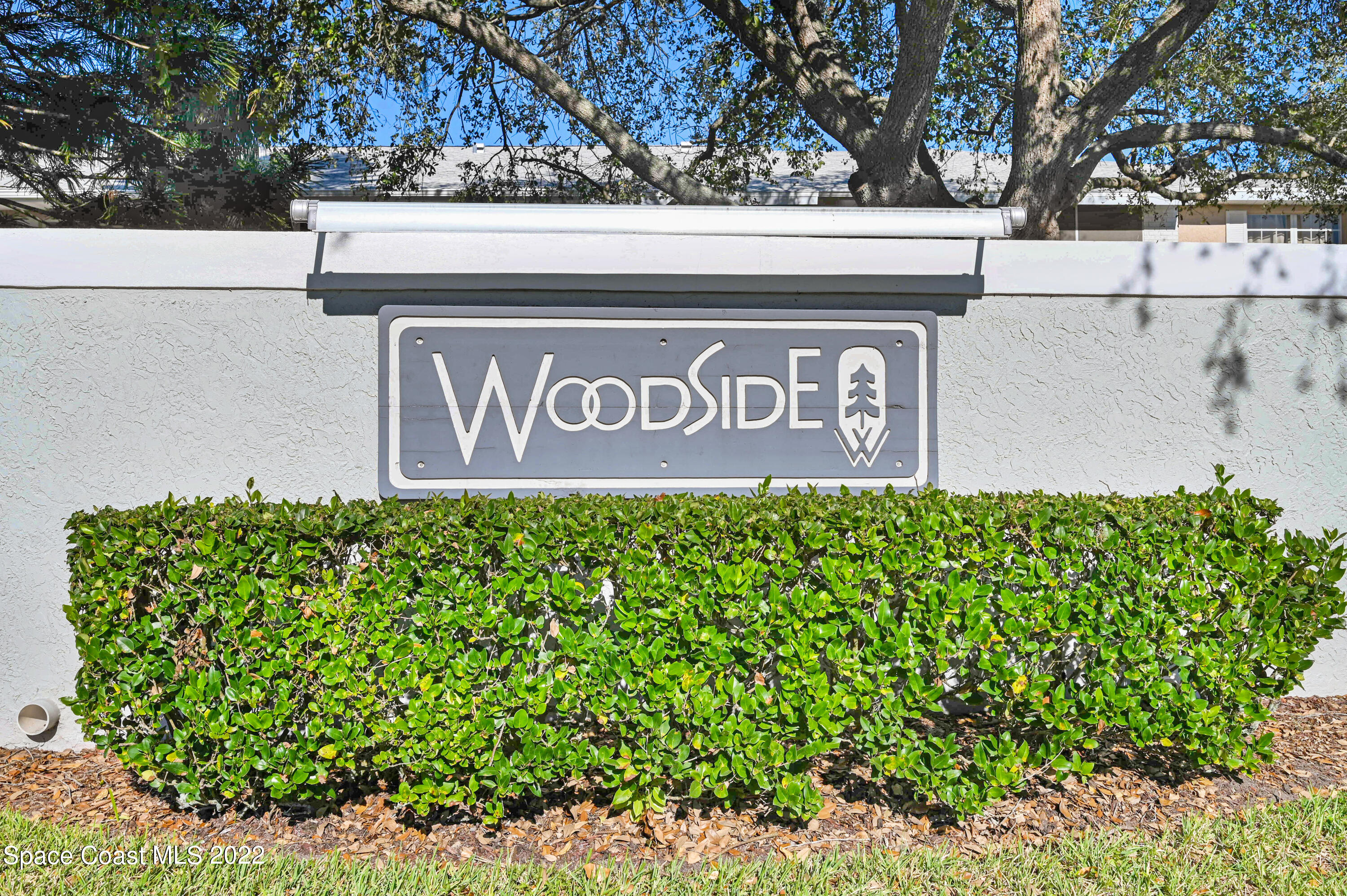 927 Sonesta Avenue NE, 103