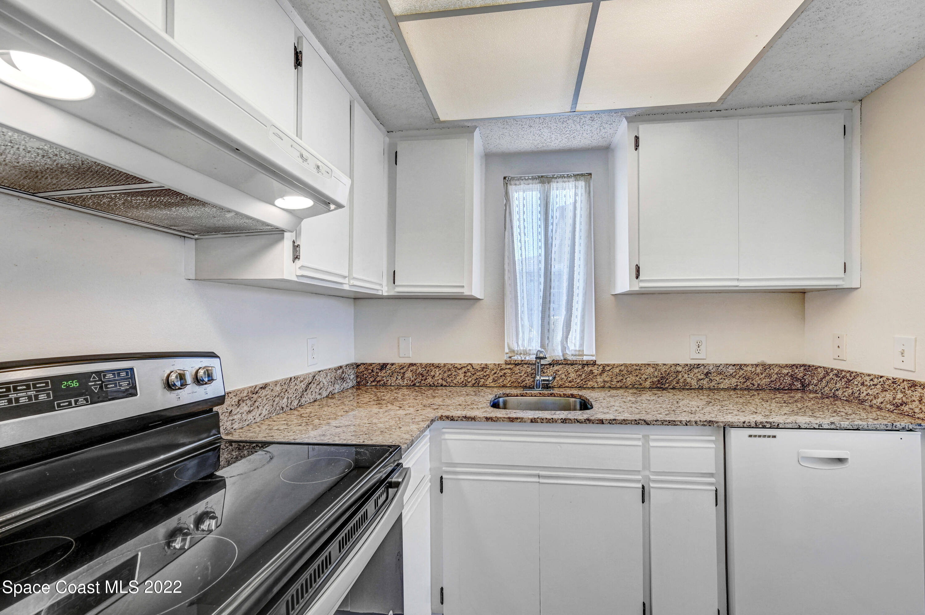 927 Sonesta Avenue NE, 103