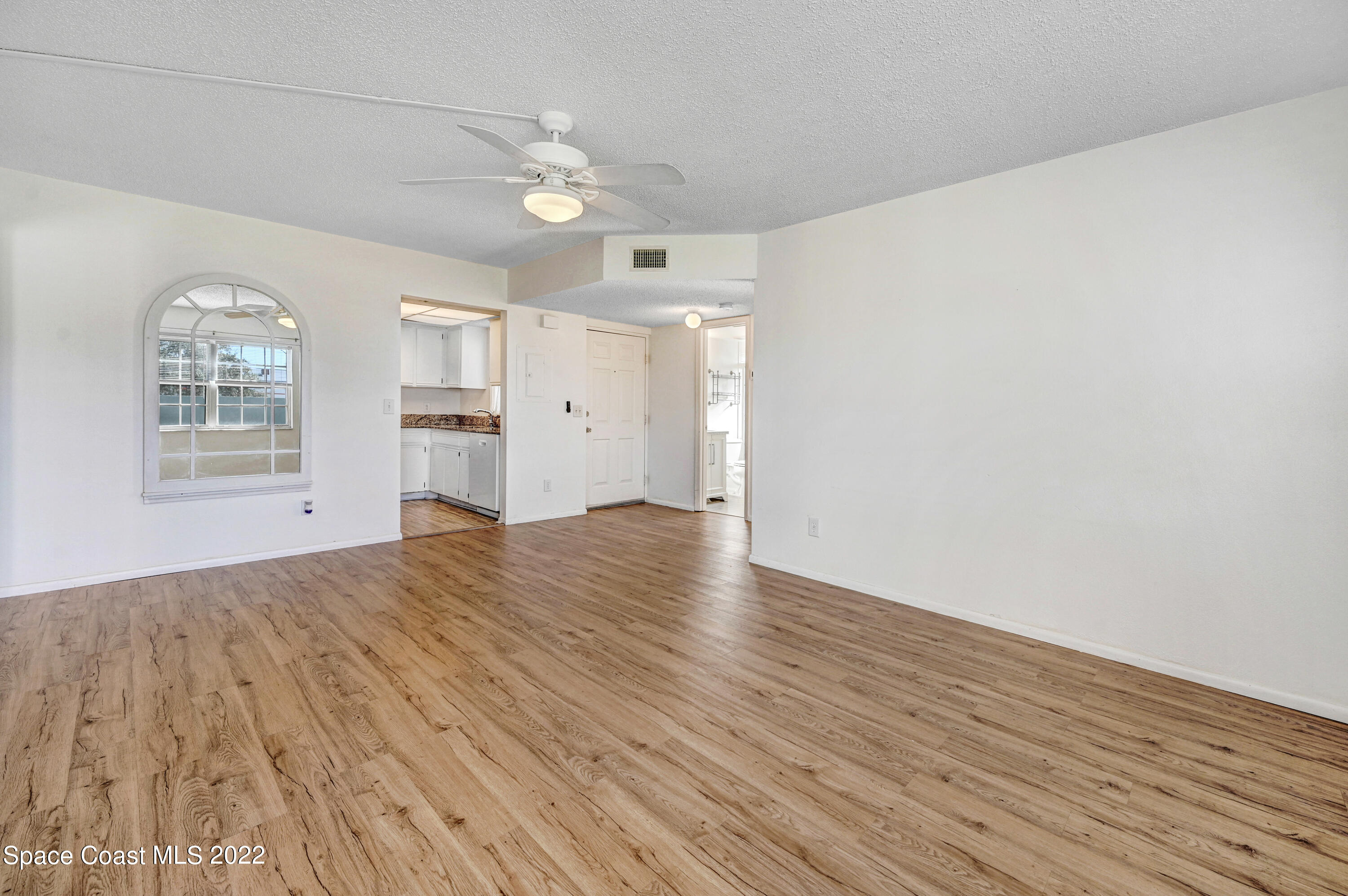 927 Sonesta Avenue NE, 103