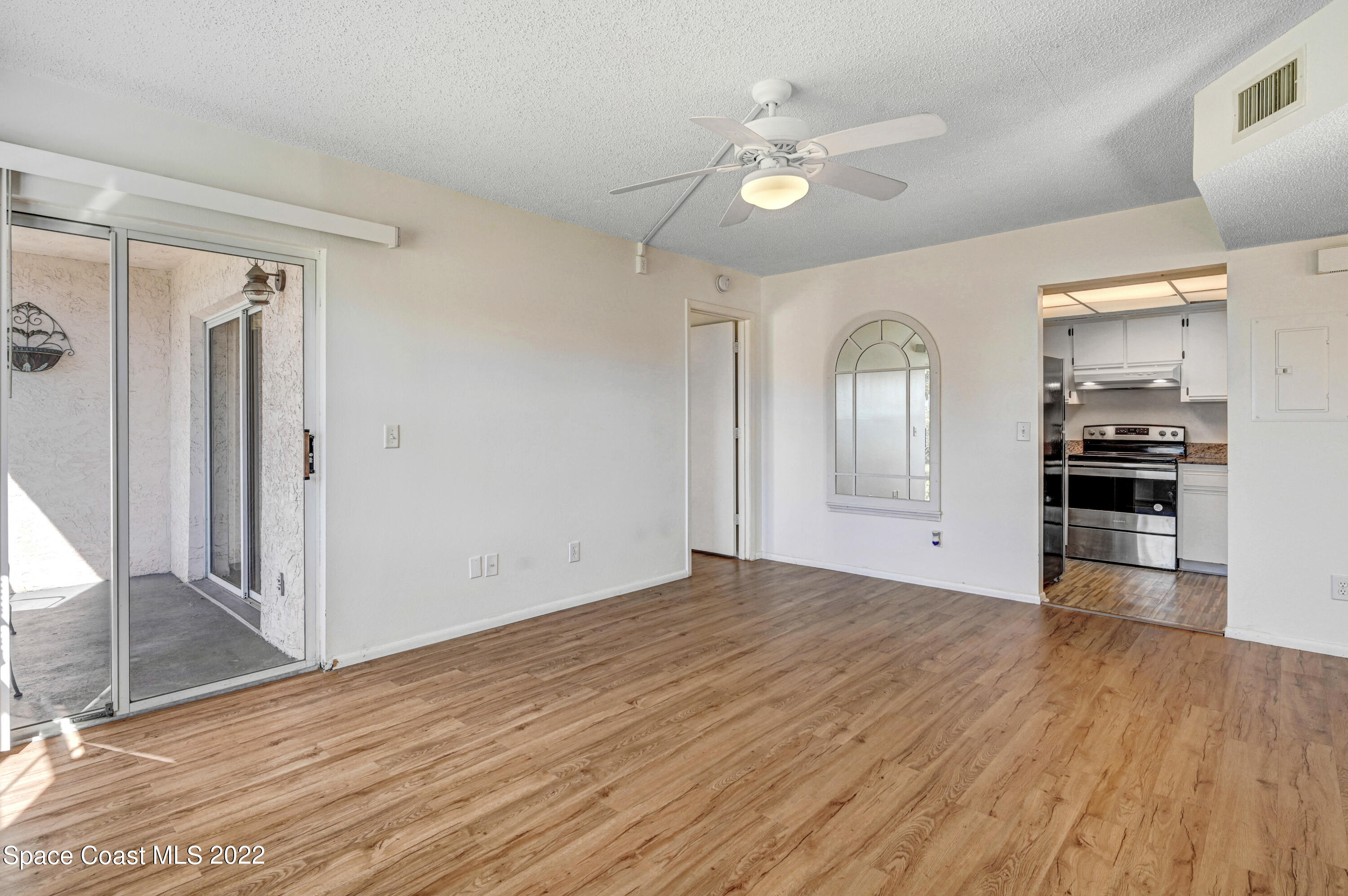 927 Sonesta Avenue NE, 103