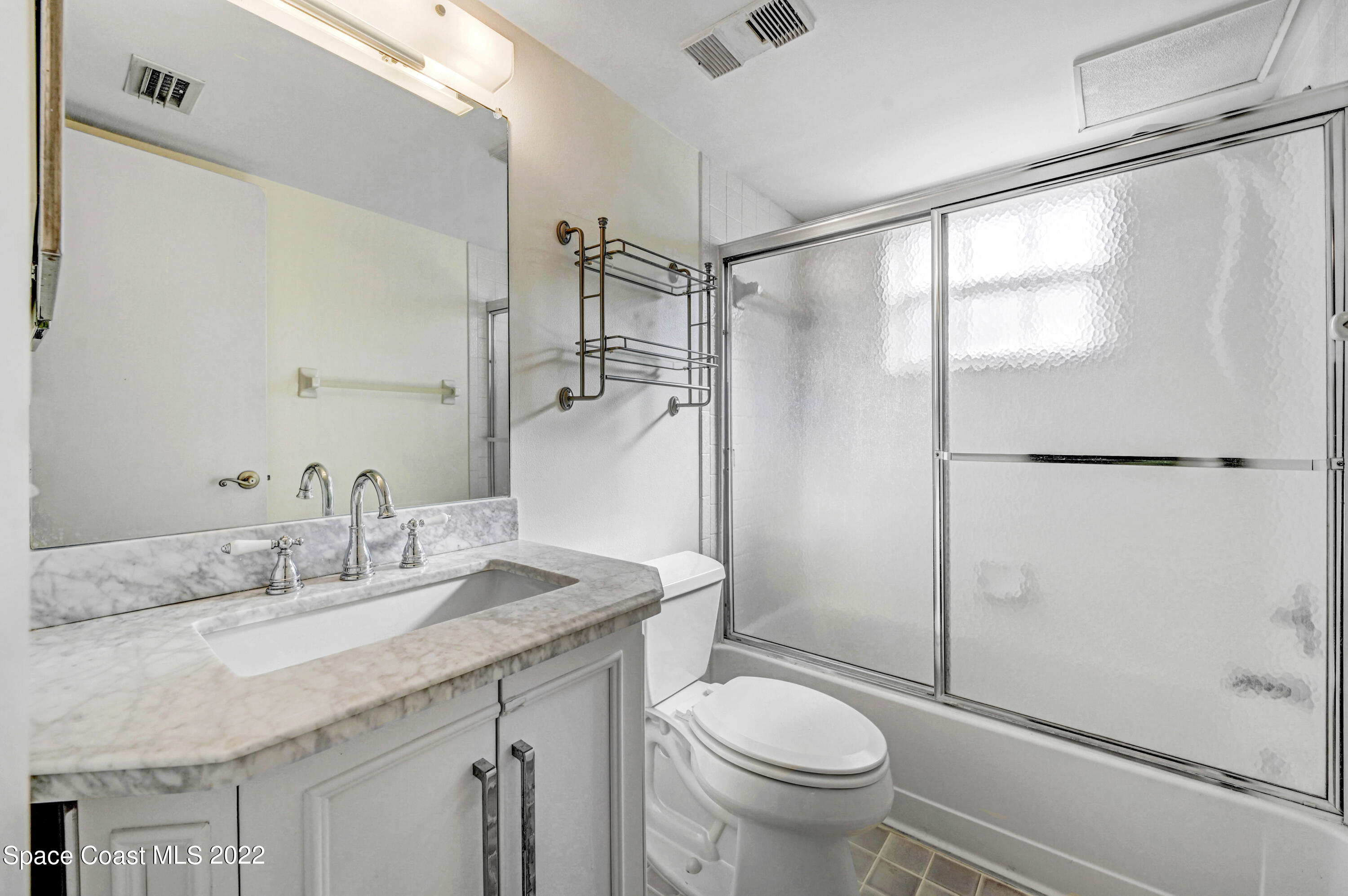 927 Sonesta Avenue NE, 103