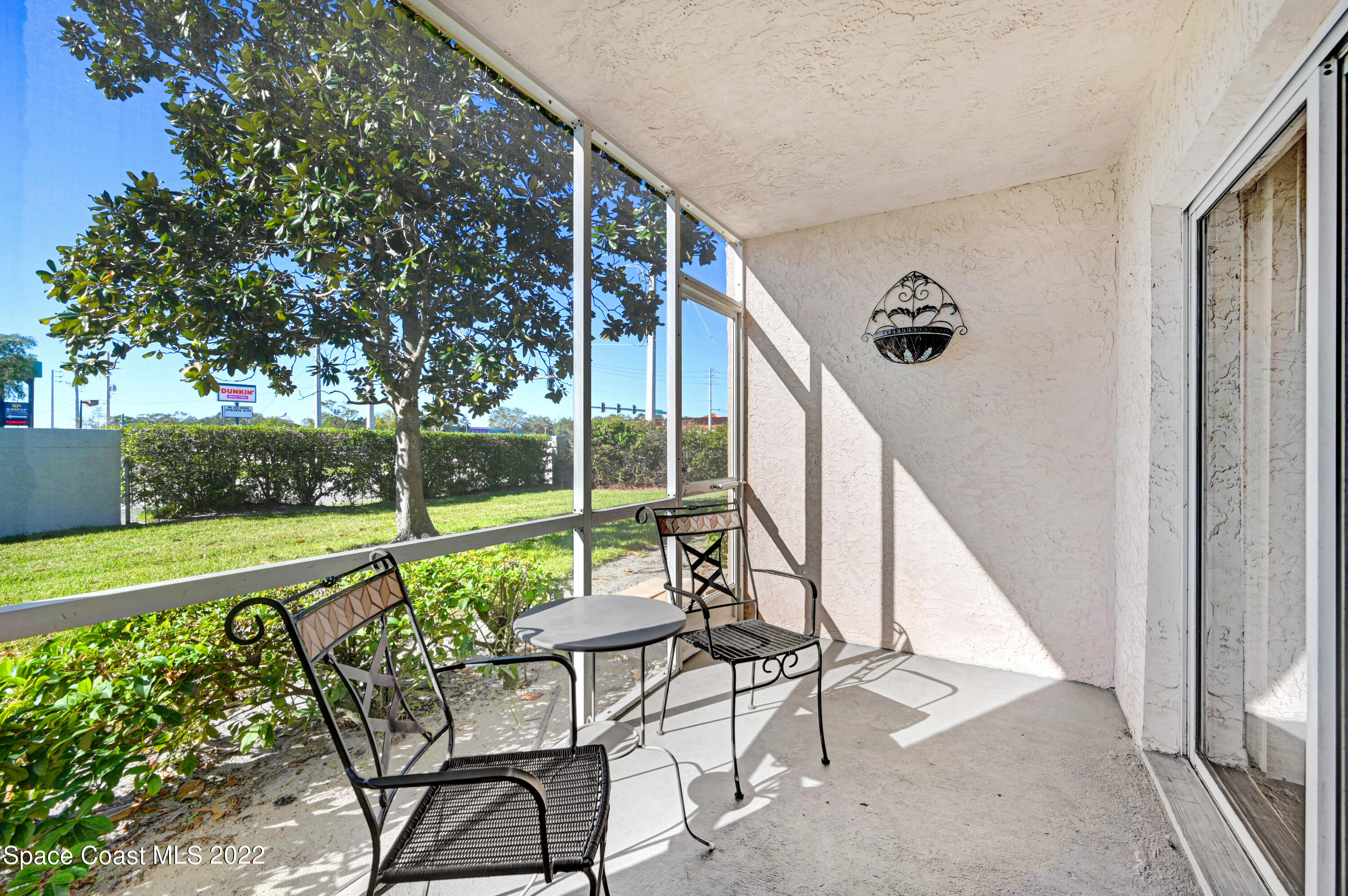 927 Sonesta Avenue NE, 103