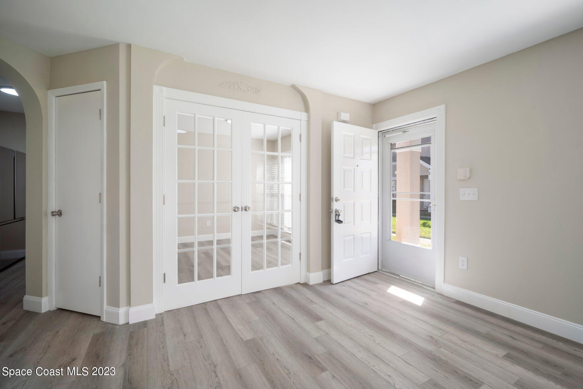 548 Kensington Lake Circle, 2