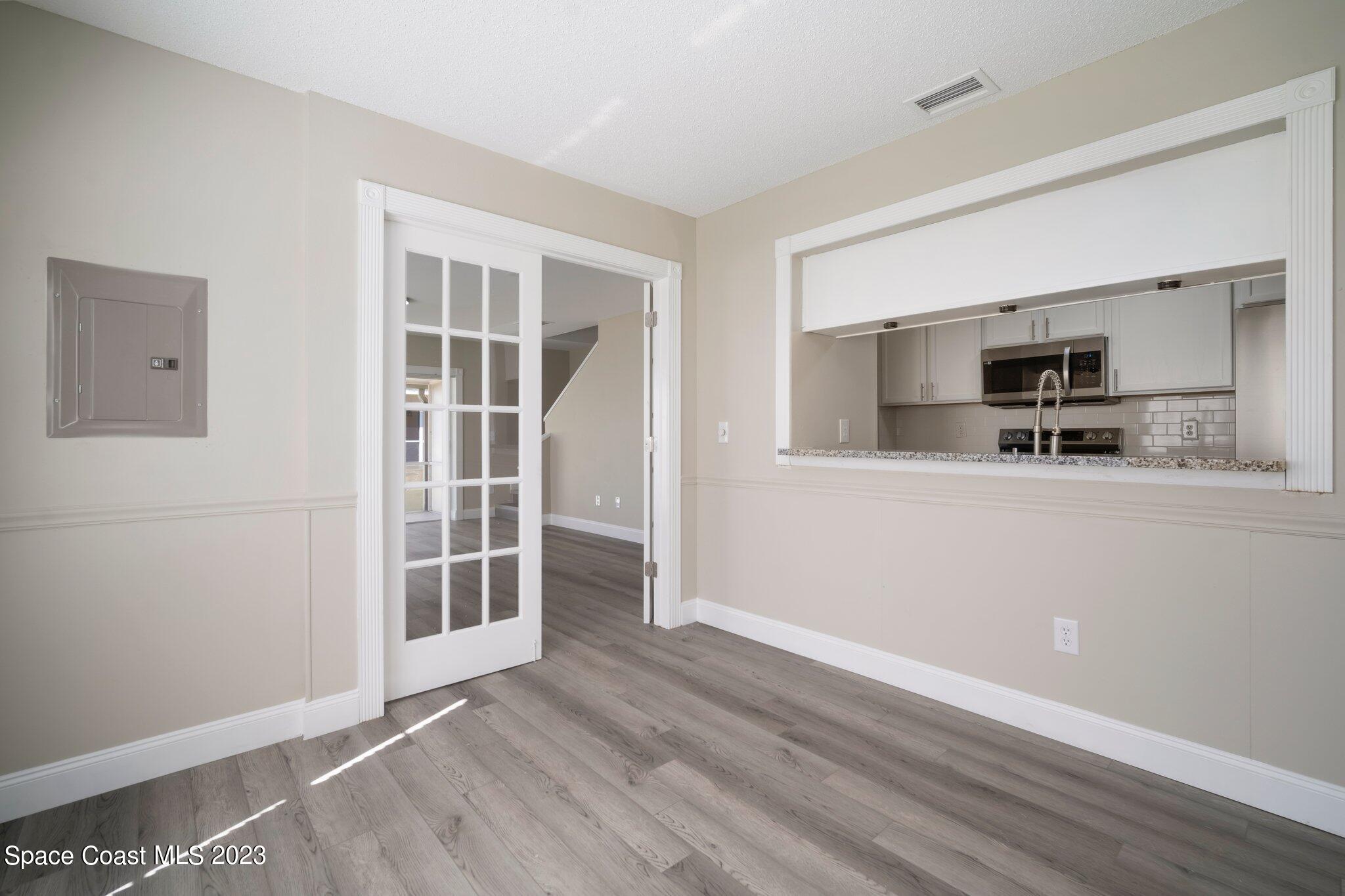 548 Kensington Lake Circle, 2