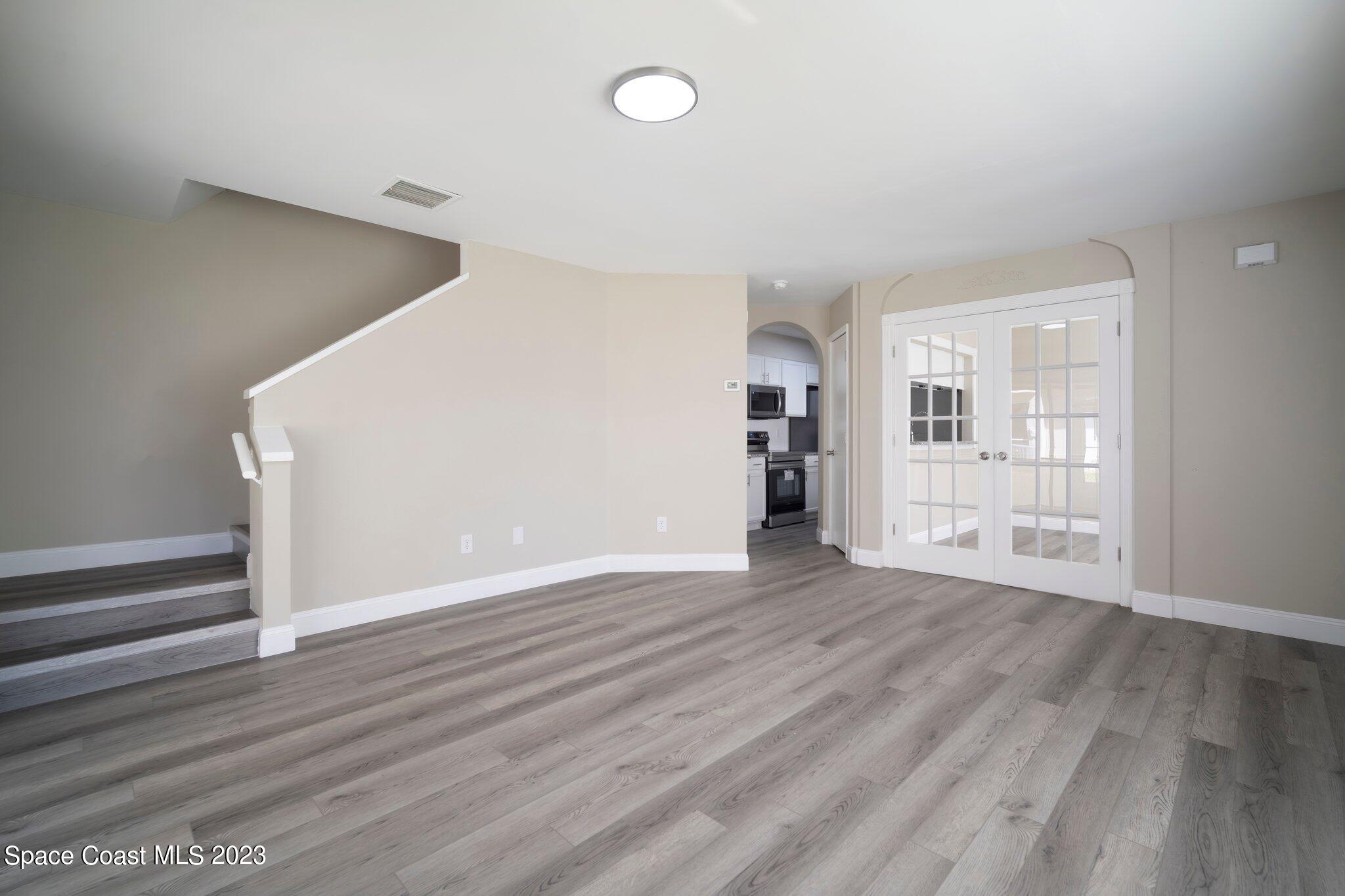 548 Kensington Lake Circle, 2