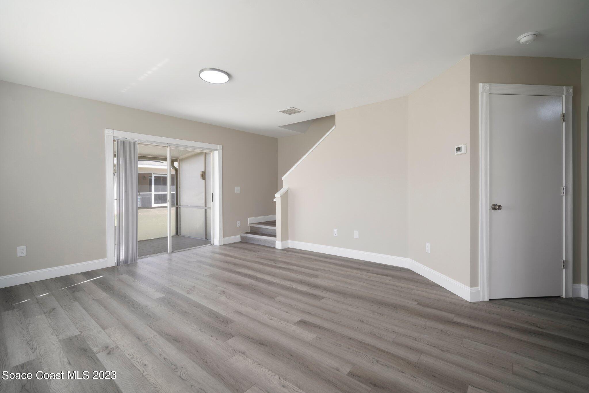 548 Kensington Lake Circle, 2