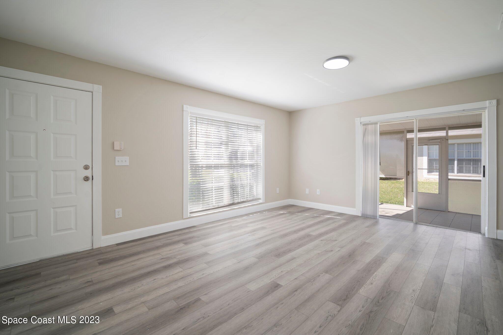 548 Kensington Lake Circle, 2