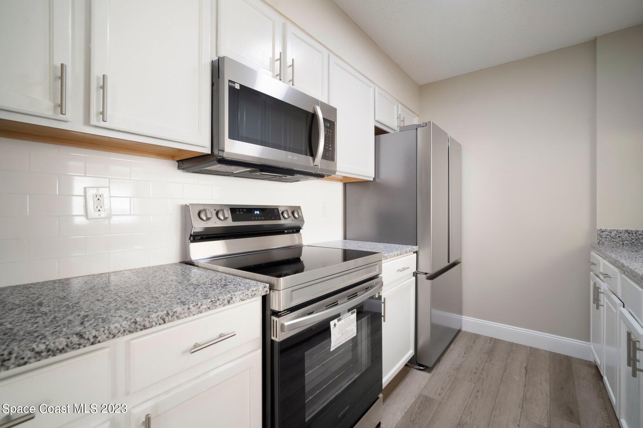 548 Kensington Lake Circle, 2