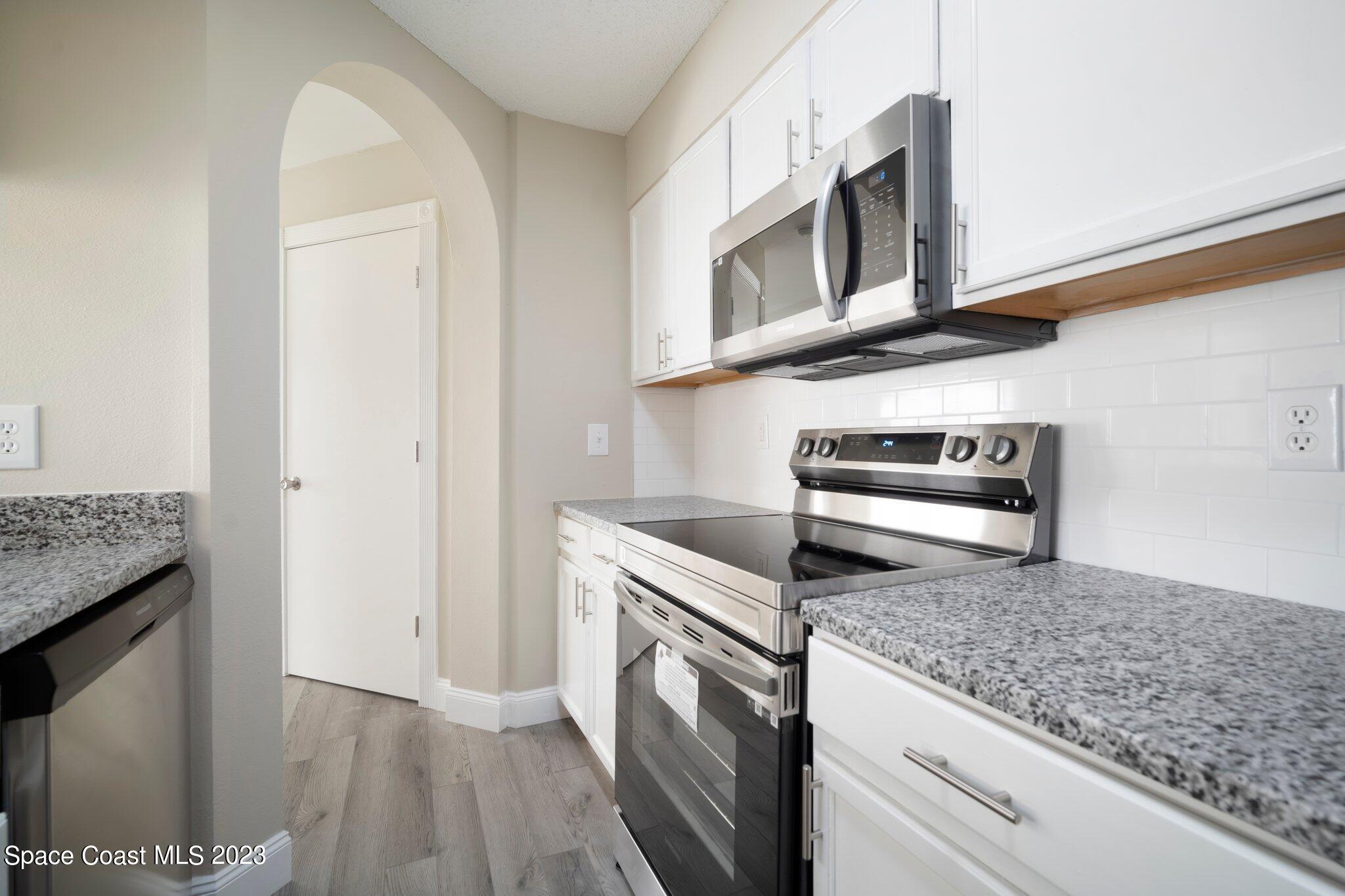 548 Kensington Lake Circle, 2