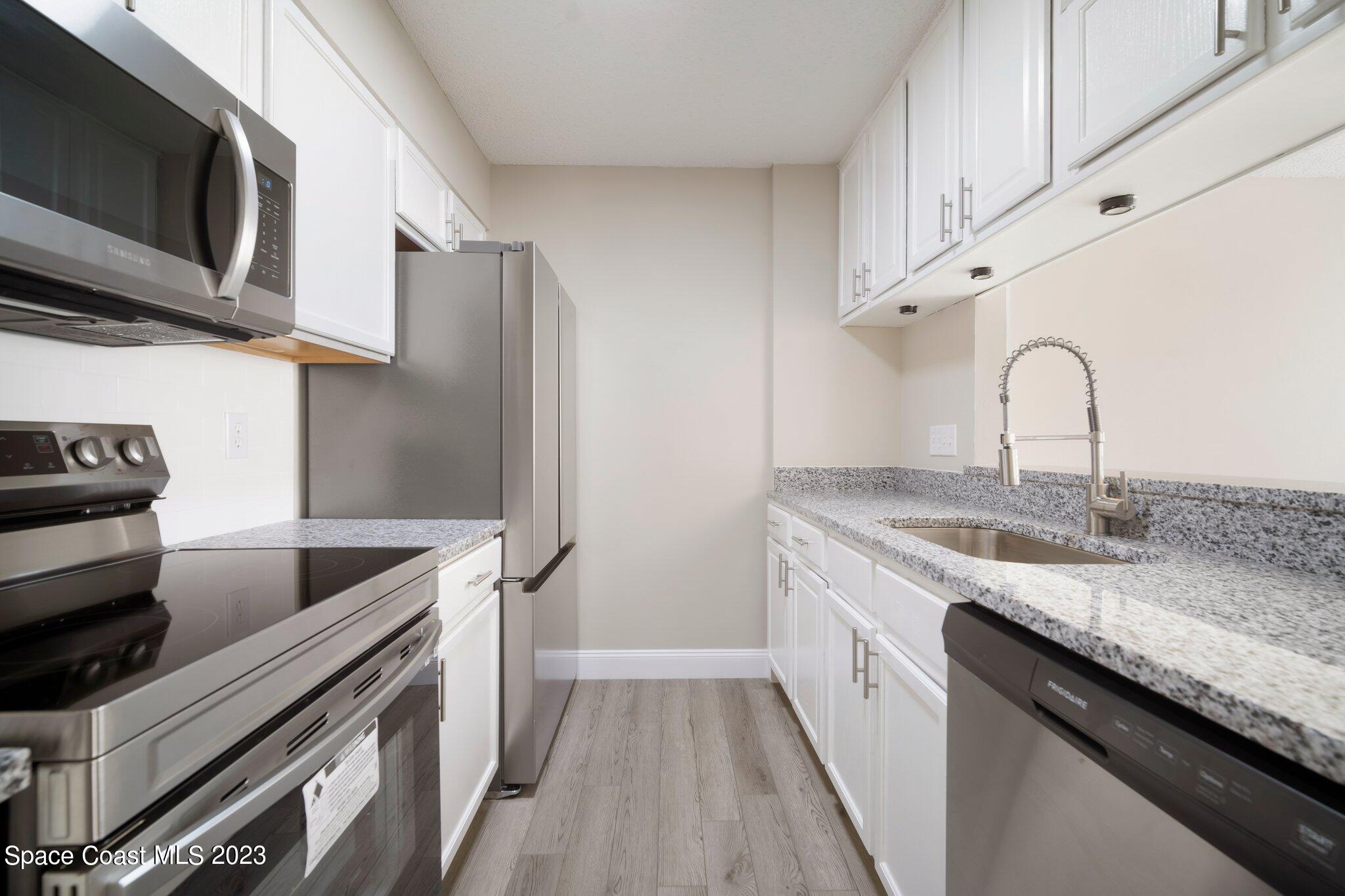 548 Kensington Lake Circle, 2