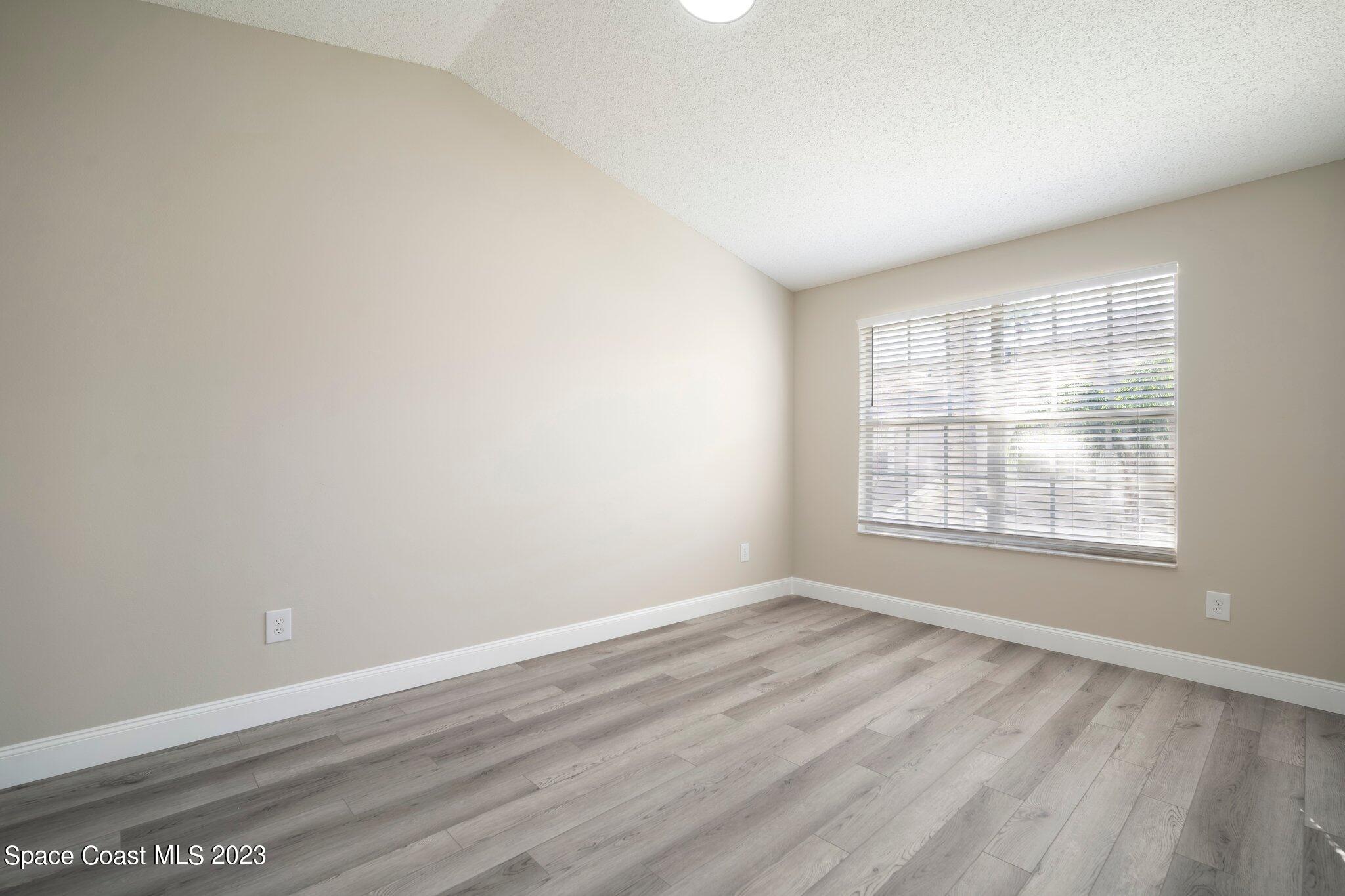 548 Kensington Lake Circle, 2