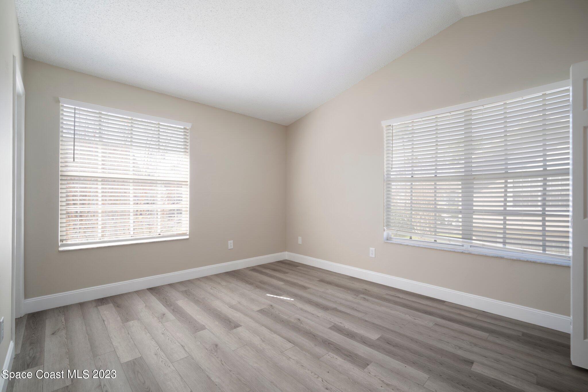 548 Kensington Lake Circle, 2