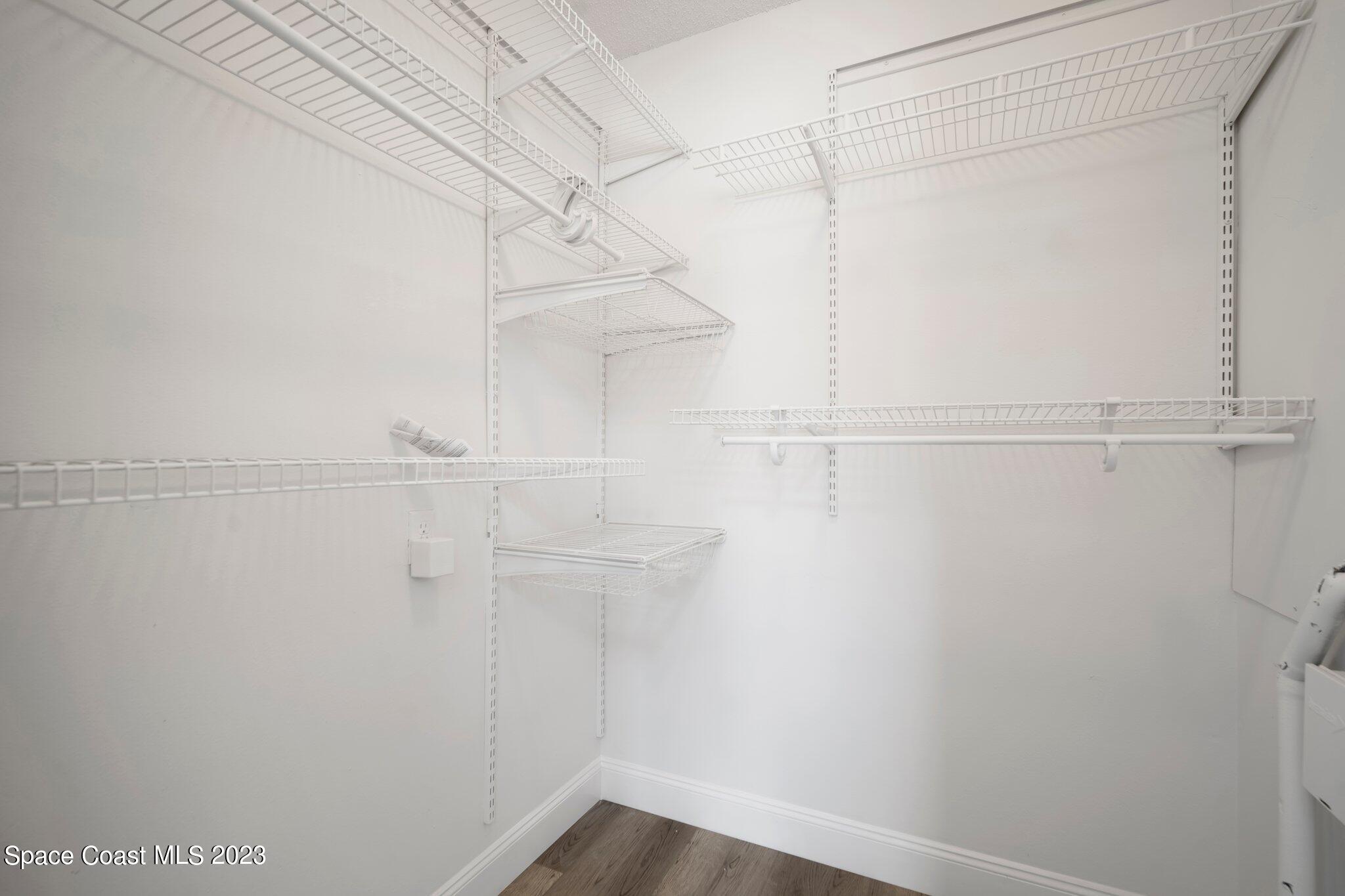 548 Kensington Lake Circle, 2