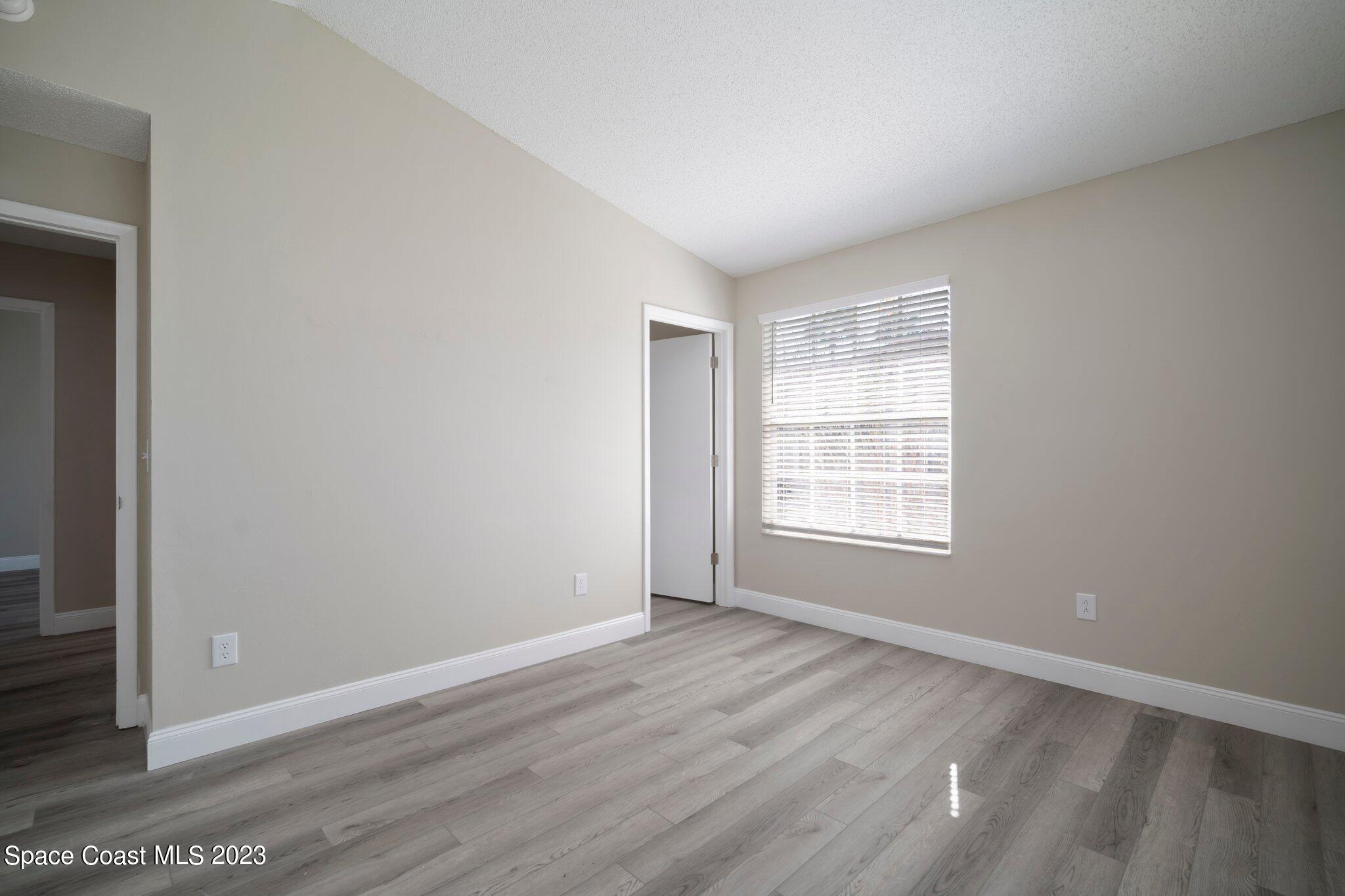 548 Kensington Lake Circle, 2