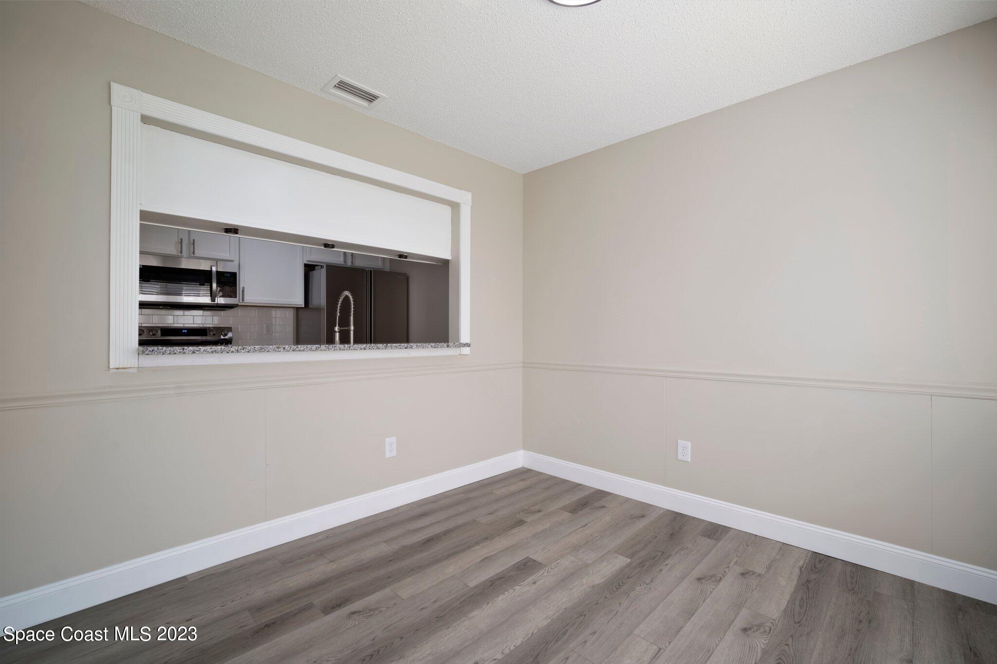 548 Kensington Lake Circle, 2