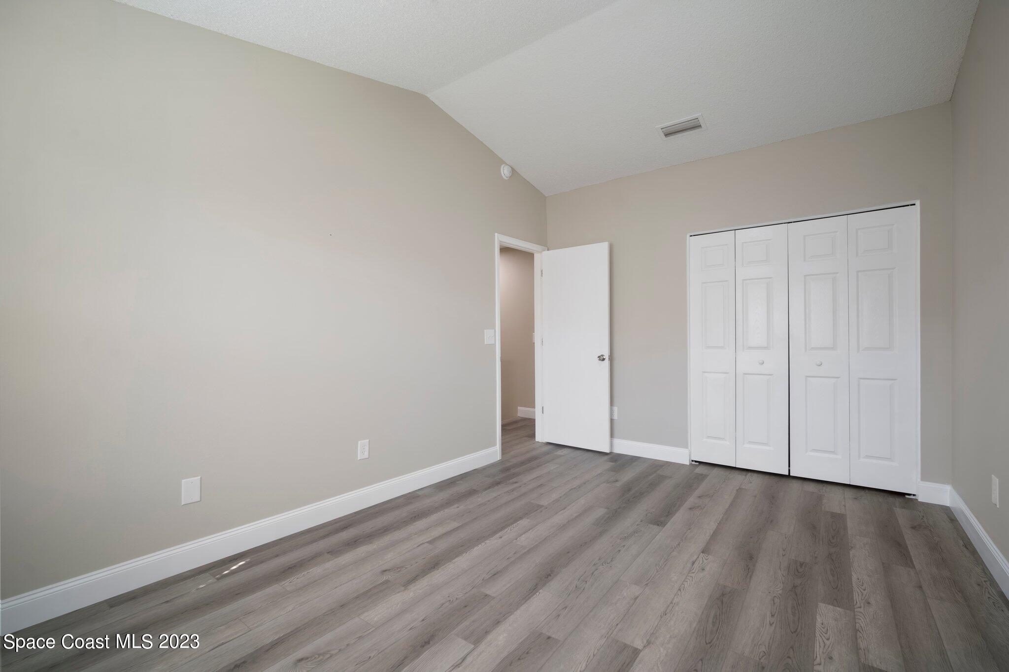 548 Kensington Lake Circle, 2