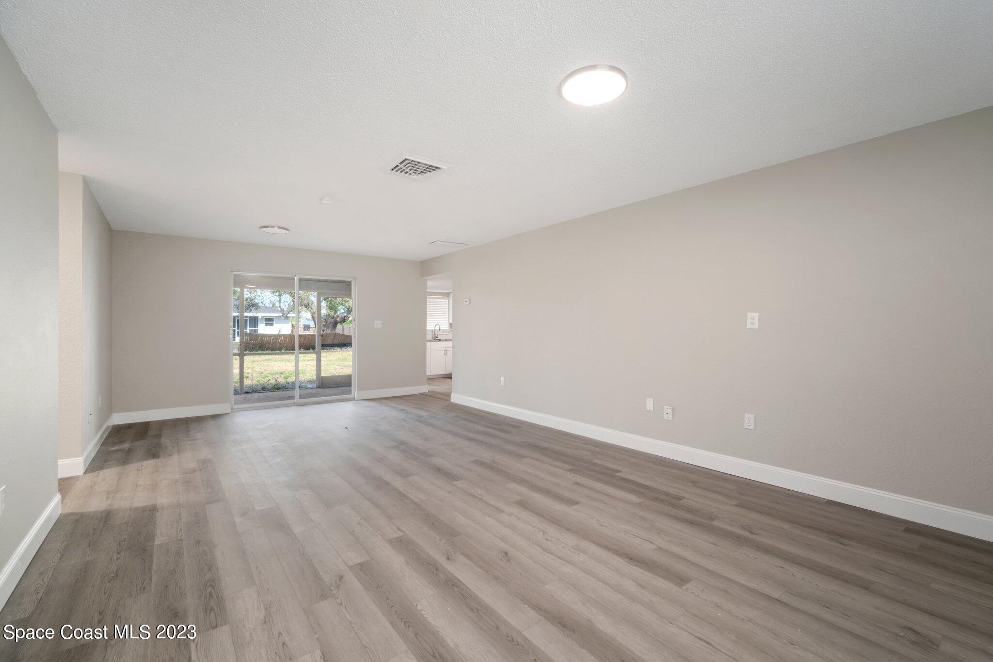 20426 Emerald Avenue