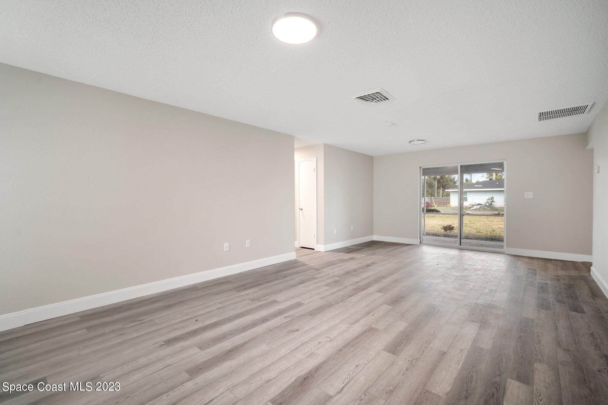 20426 Emerald Avenue