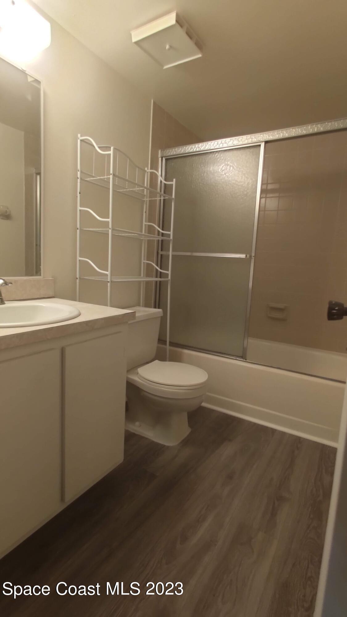 1680 NE Sunny Brook Lane NE, 210