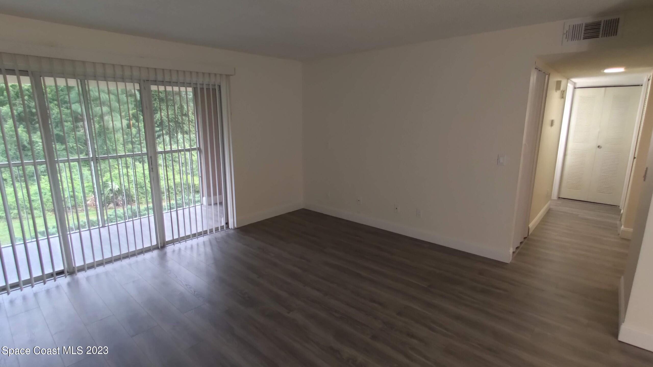 1680 NE Sunny Brook Lane NE, 210