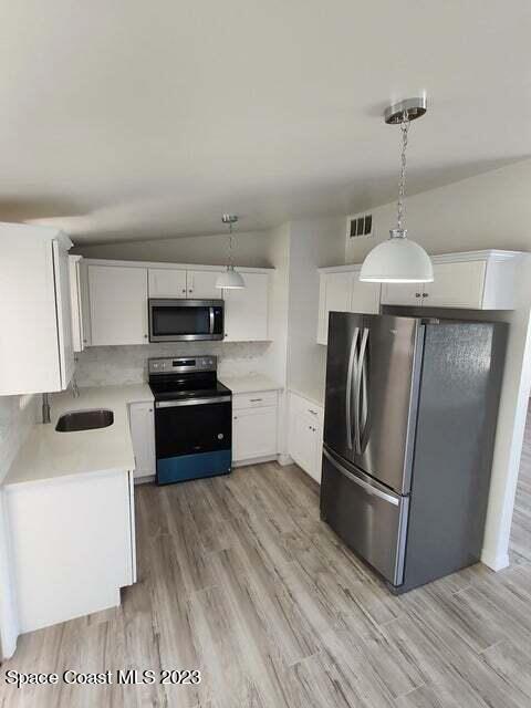 925 Canada Street NE