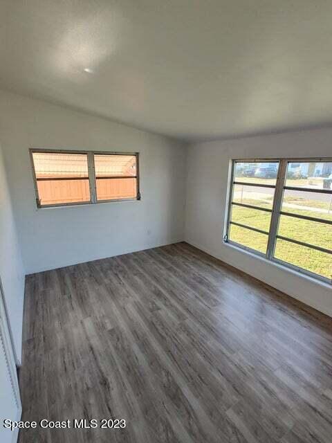 925 Canada Street NE