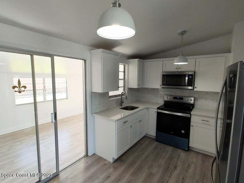 925 Canada Street NE