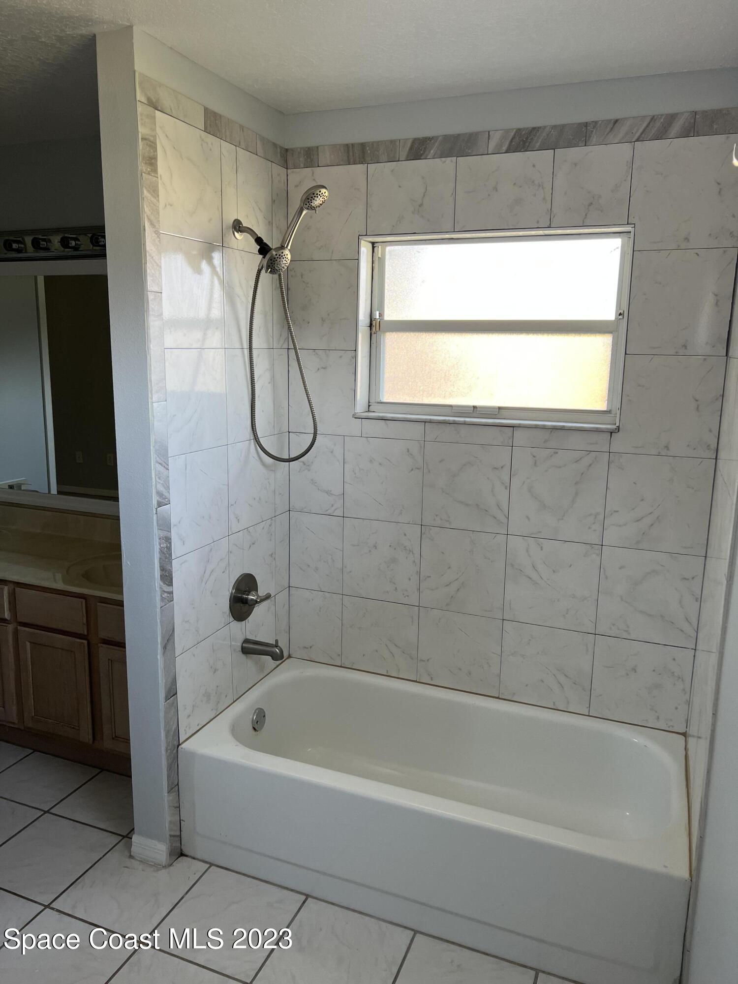 444 Vin Rose Circle SE