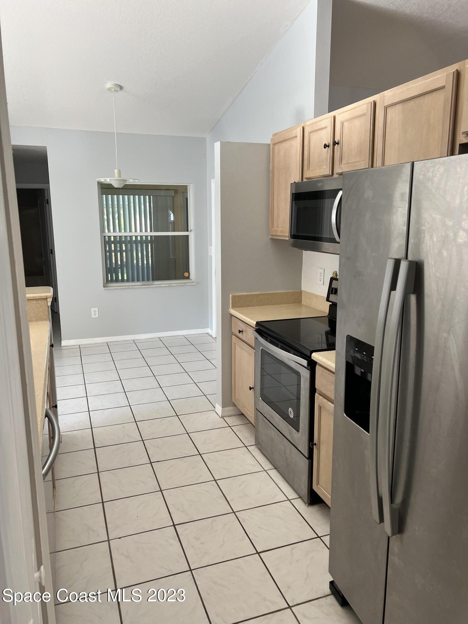 444 Vin Rose Circle SE