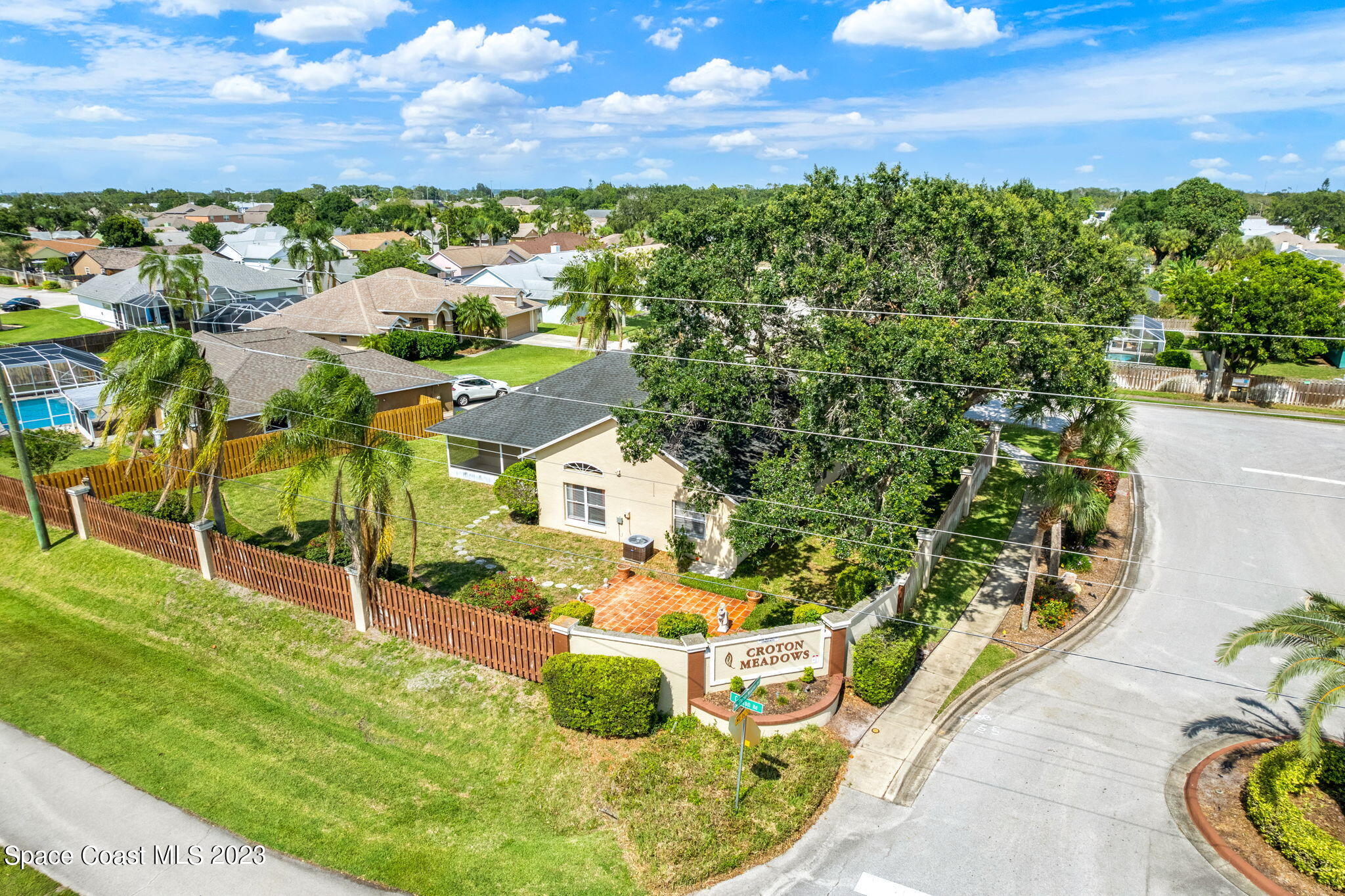 1928 Glen Meadows Circle