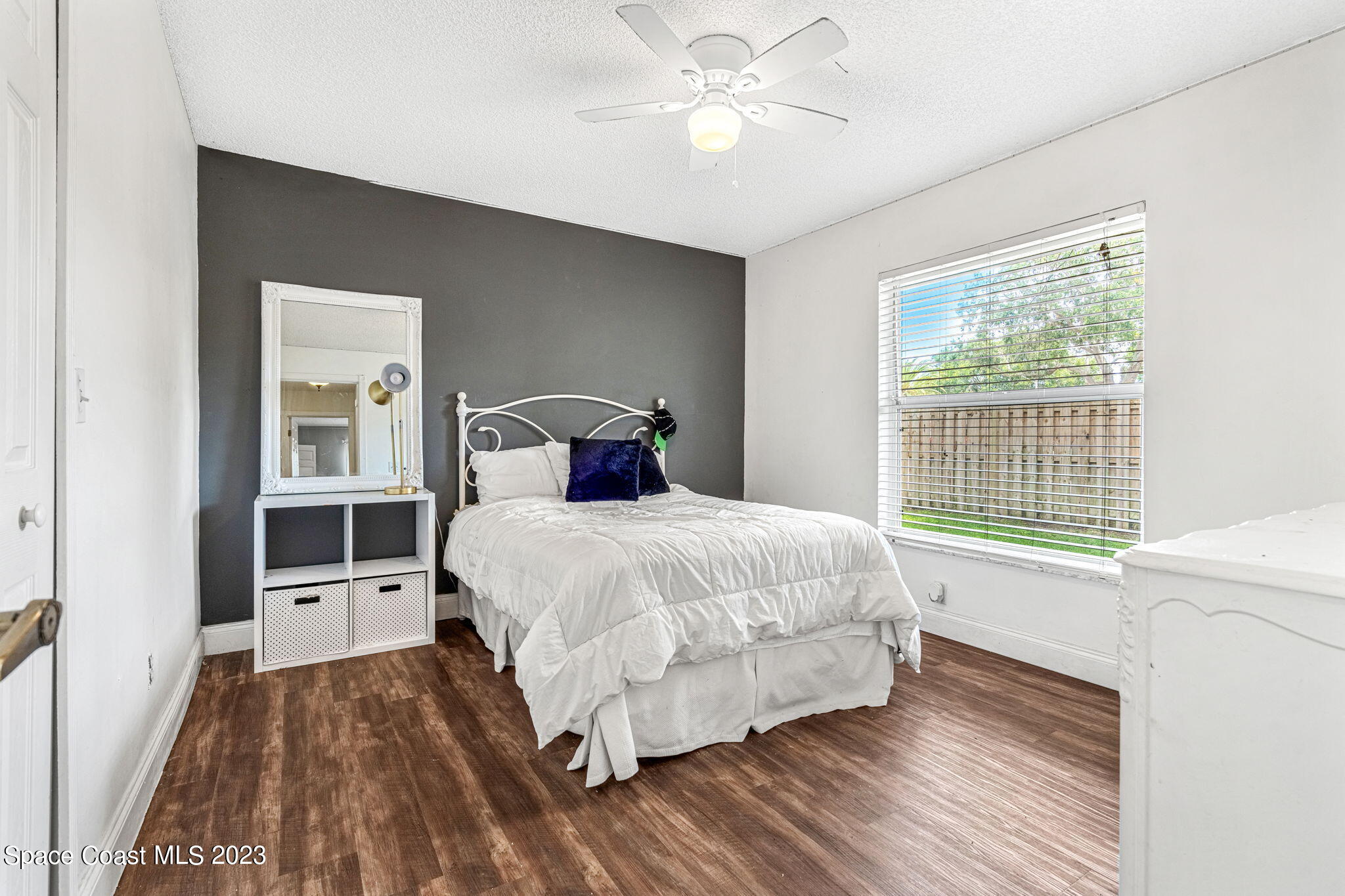 1928 Glen Meadows Circle