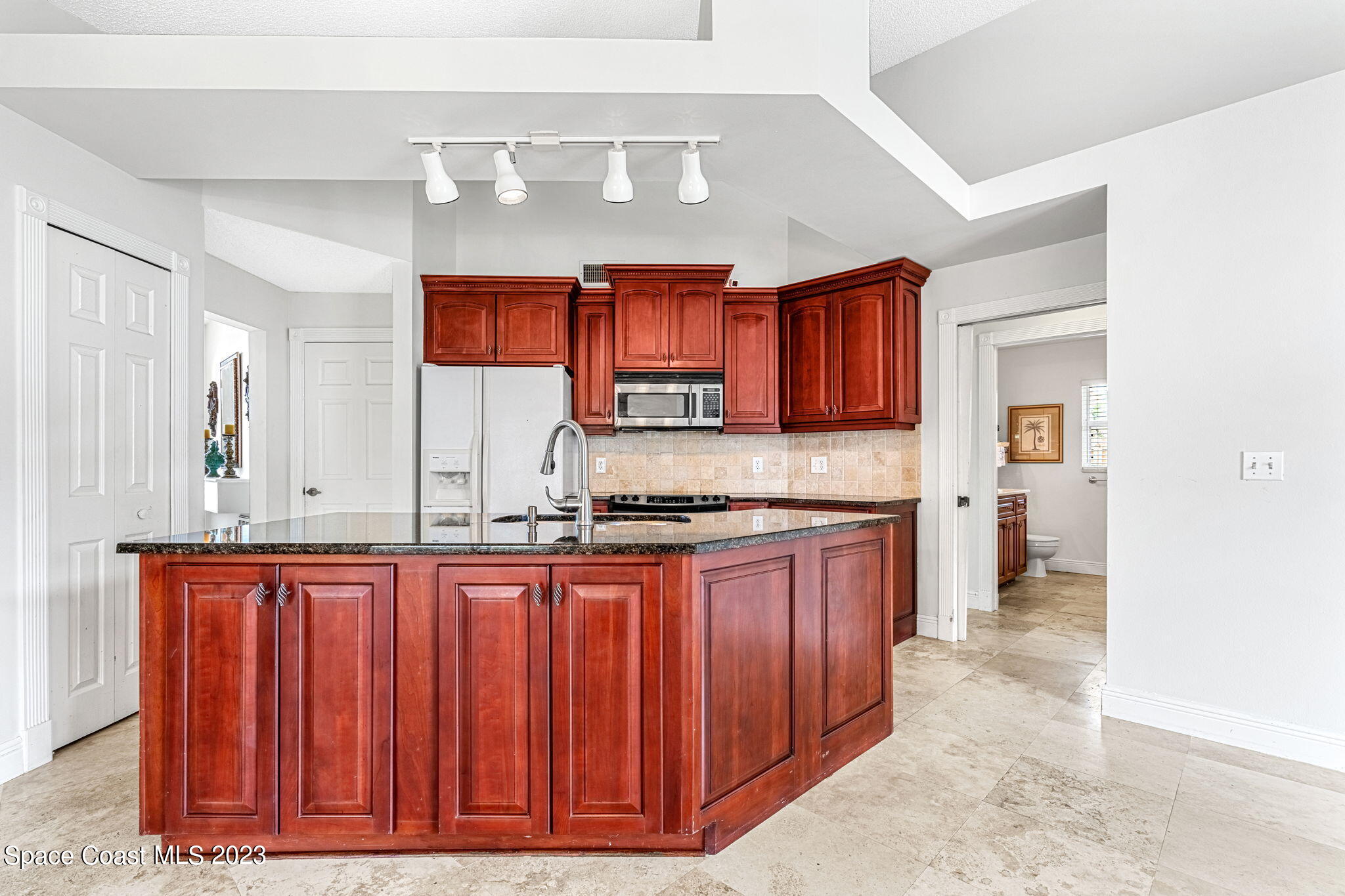 1928 Glen Meadows Circle