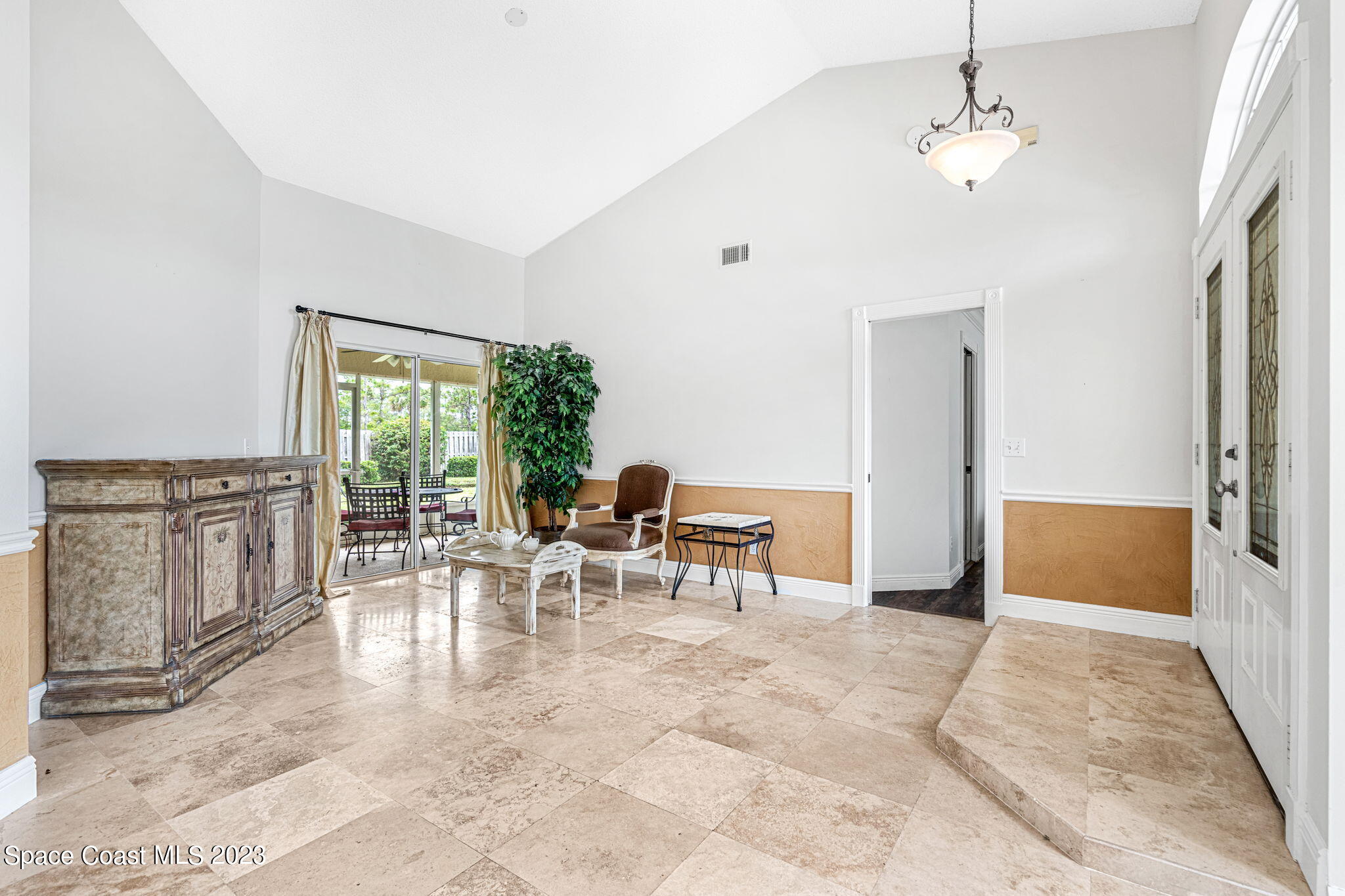 1928 Glen Meadows Circle