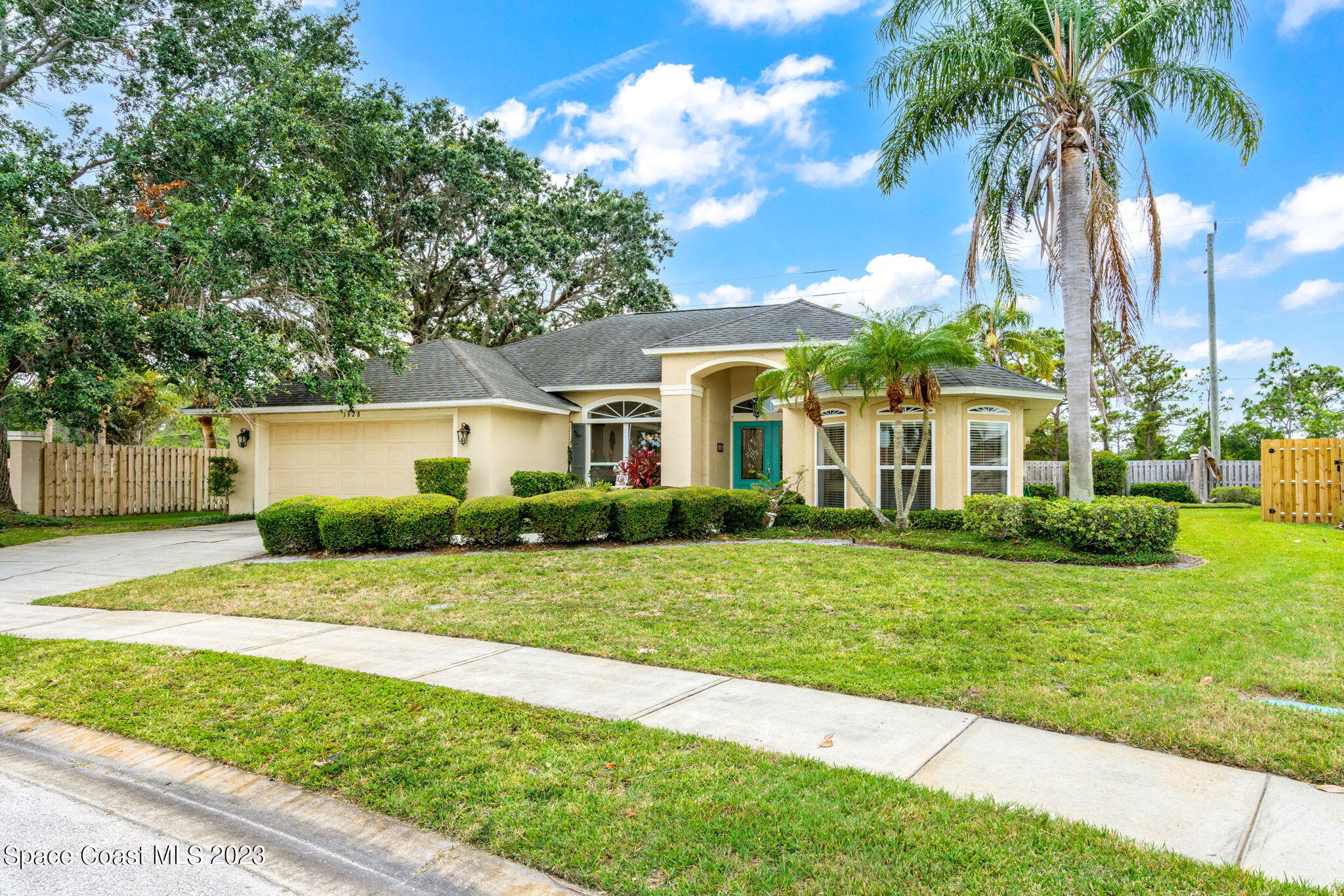 1928 Glen Meadows Circle