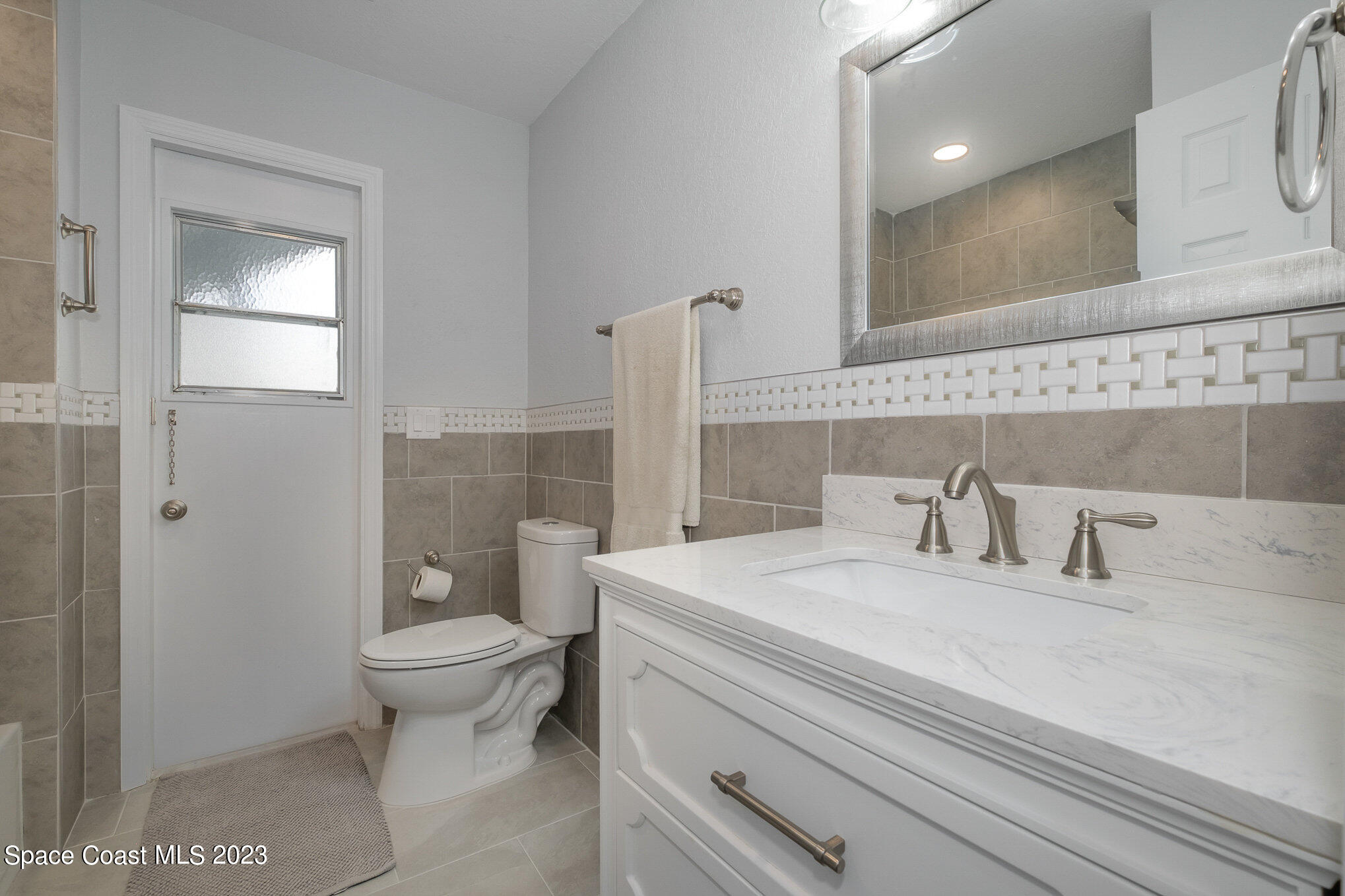 1235 Eldron Boulevard SE