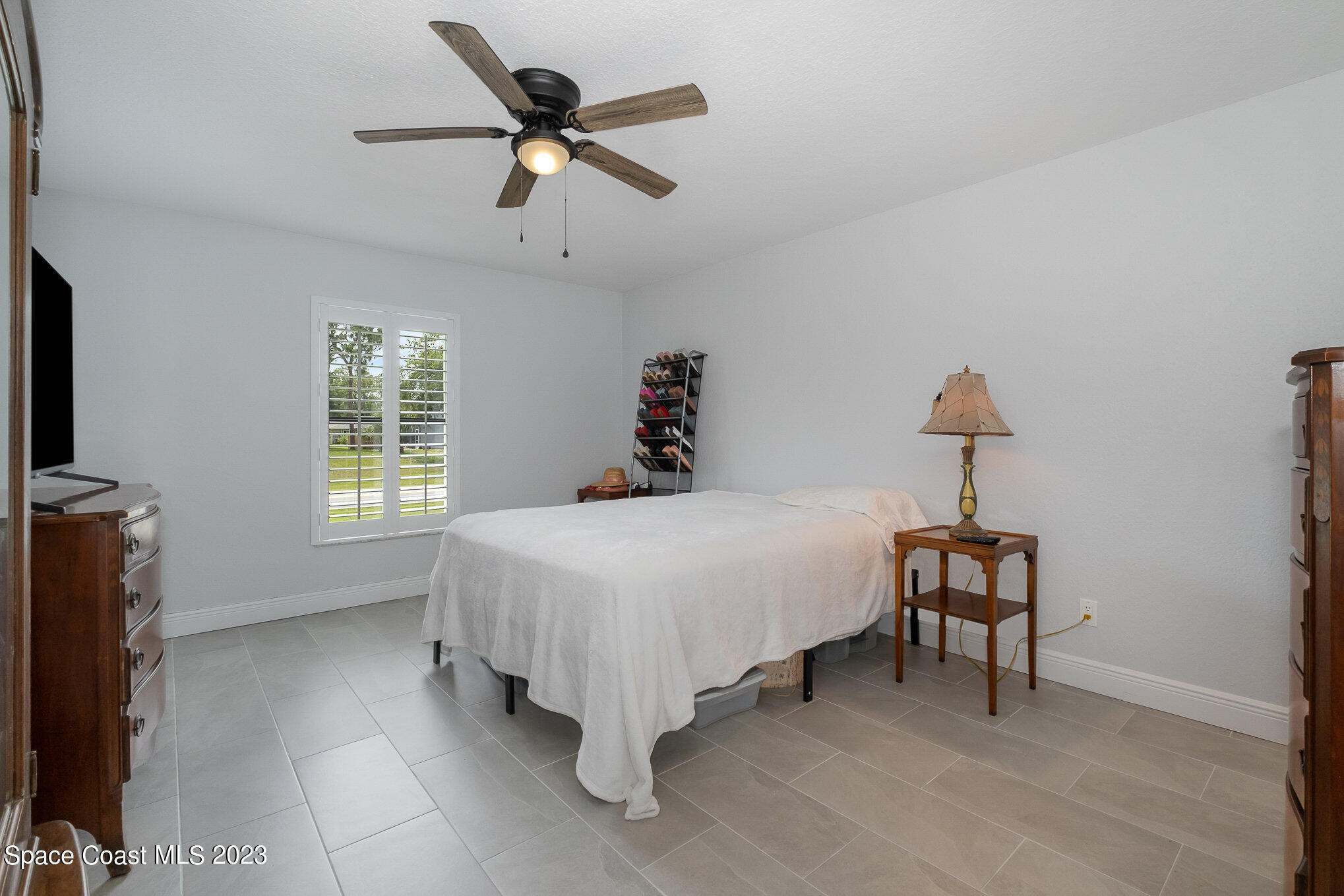 1235 Eldron Boulevard SE