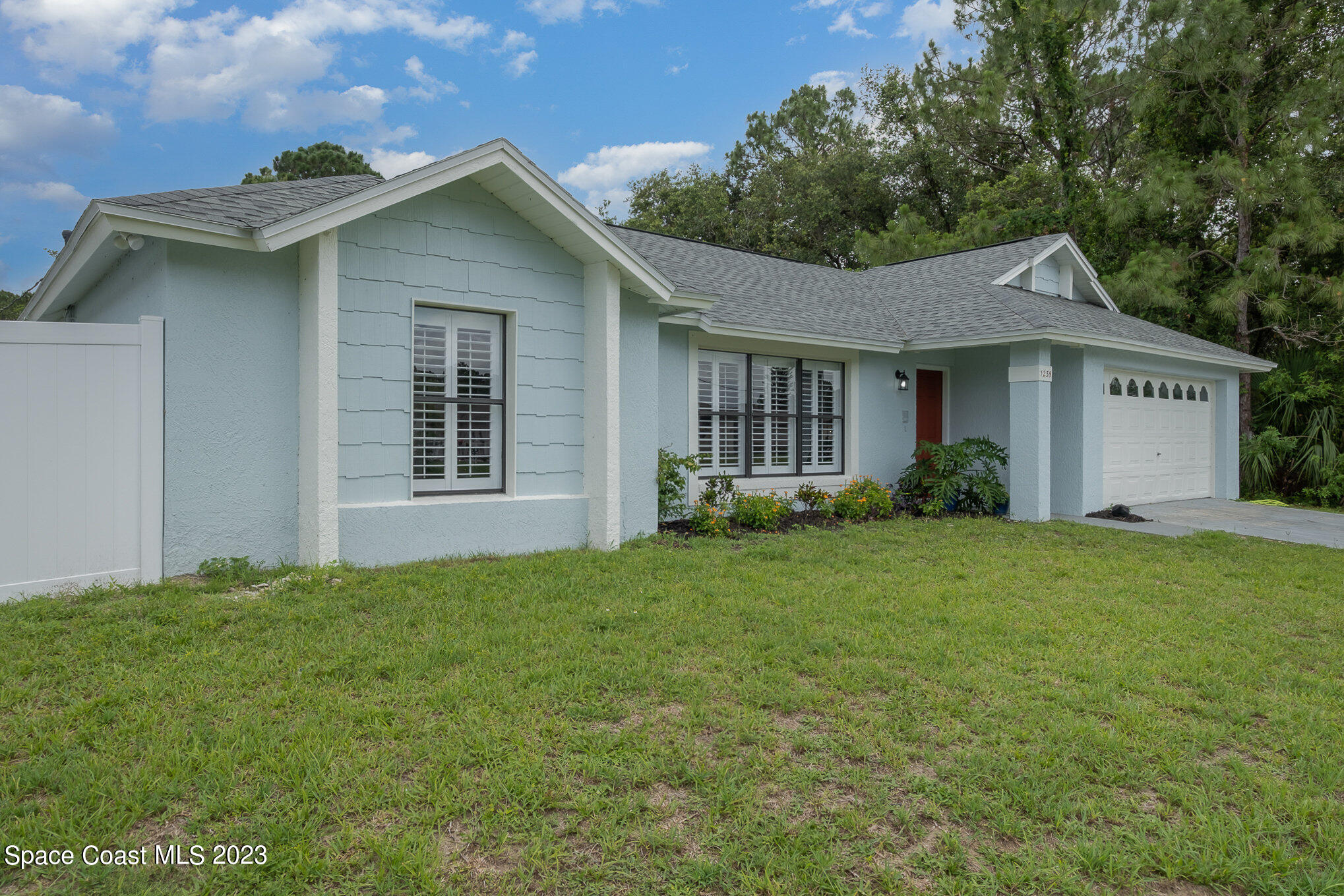 1235 Eldron Boulevard SE